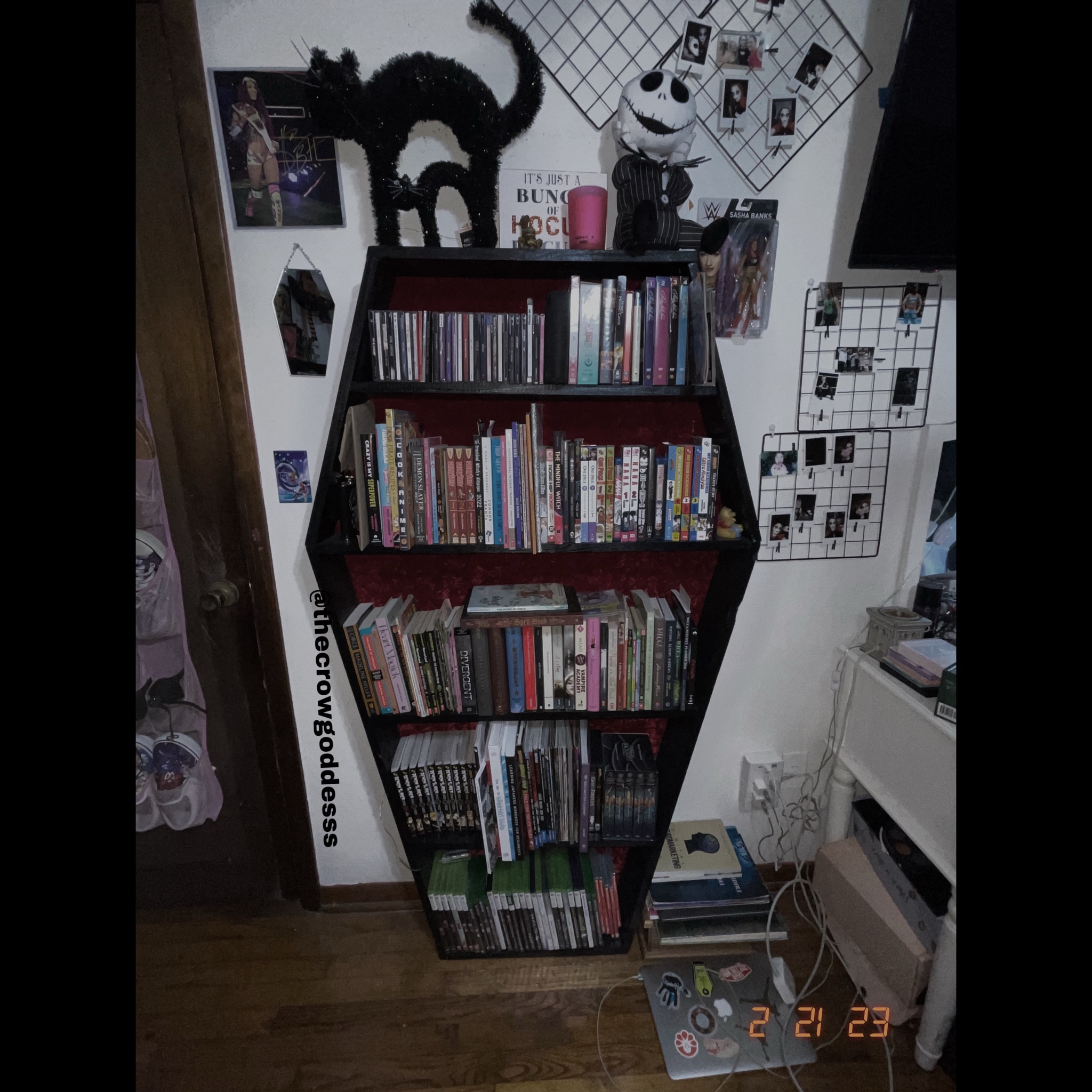 A list of some products that are on my bookcase! 

#LTKFindsUnder50 #LTKFindsUnder100 #LTKGiftGuide