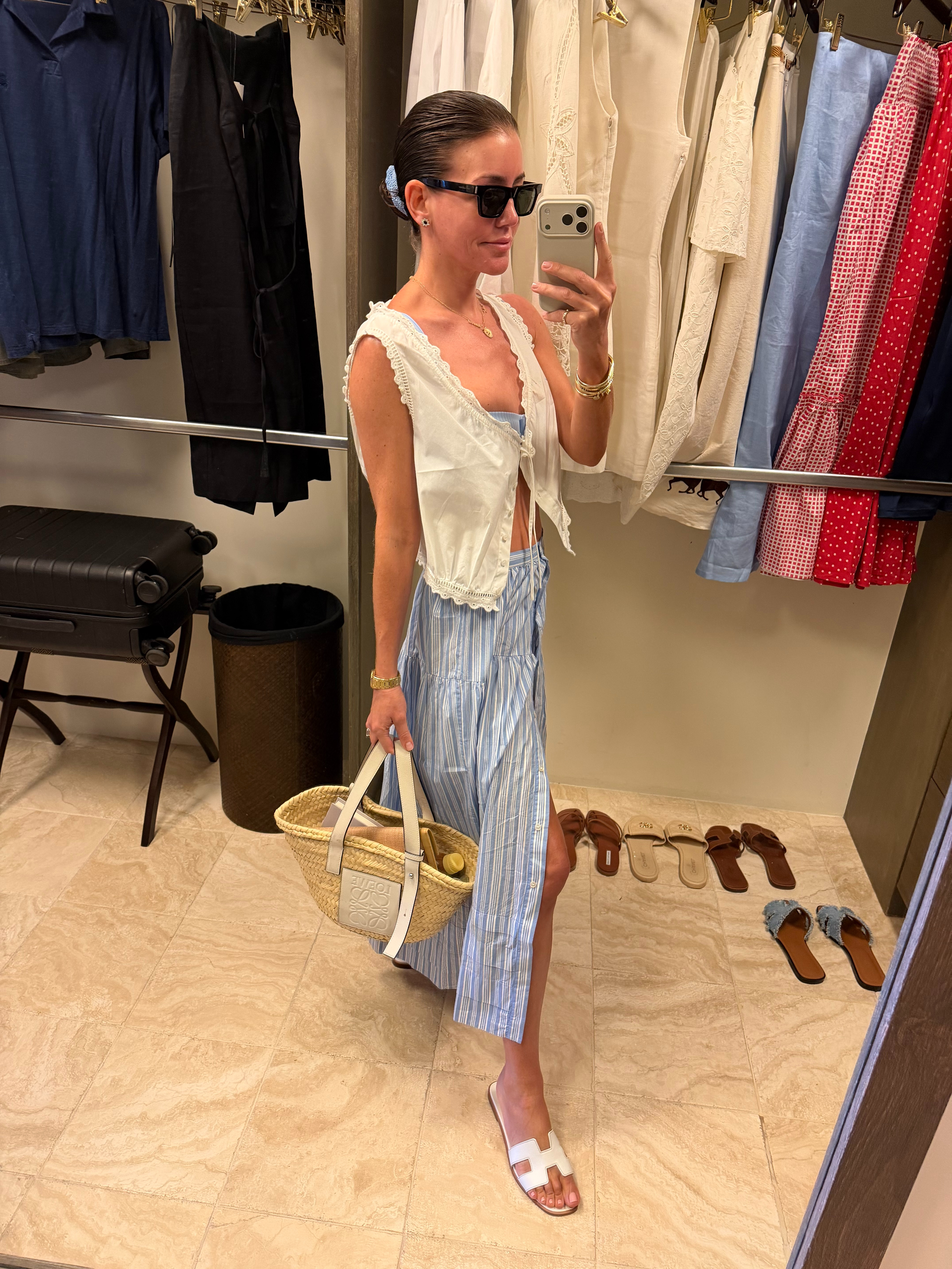 saint laurent sunnies // hunza g scrunchie // le jean top // dôen skirt // hermes sandals // loewe bag

 

 #LTKSwim #LTKTravel