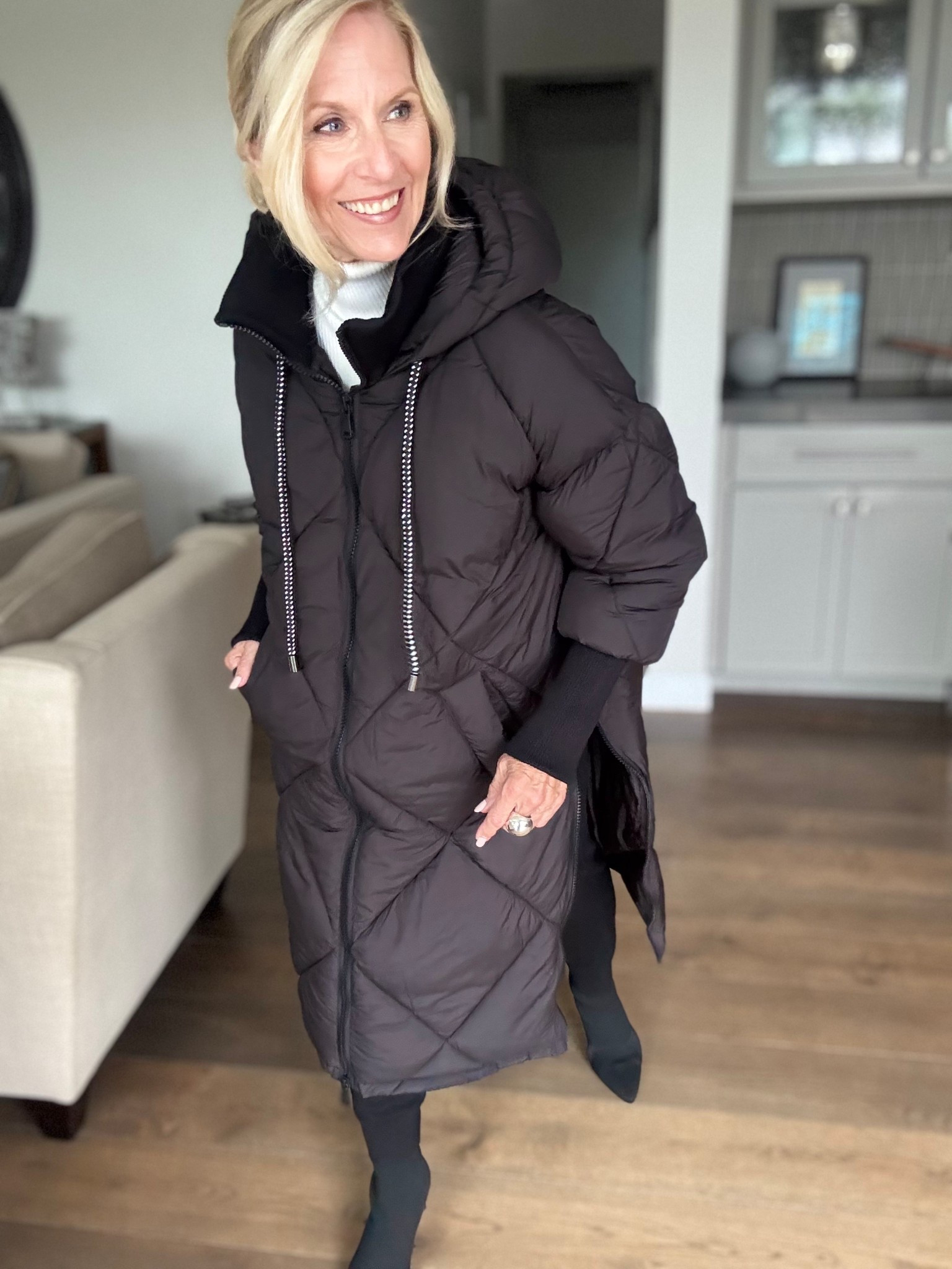 What to wear when you know the snow is coming!

Wanting to Crush the Holidays at 50+ with confidence and style on your next Winter Getaway?

This Sleeping Bag Jacket from @bernardo_outerwear is THE warmest jacket AND ITS ON SALE right now for Black Friday/ Cyber Monday!

Plus, this jacket is not only chic it is fashion with a purpose because it is made with recycled plastic bottles!

if you think sleeping bag jacket just sounds too hot, take a look at the full size zippers on each side to cool you down! This jacket has so much style. I love it for when I travel to snow country.

Follow me for more 50+ style inspiration.



#LTKOver40 #LTKCyberWeek #LTKSeasonal