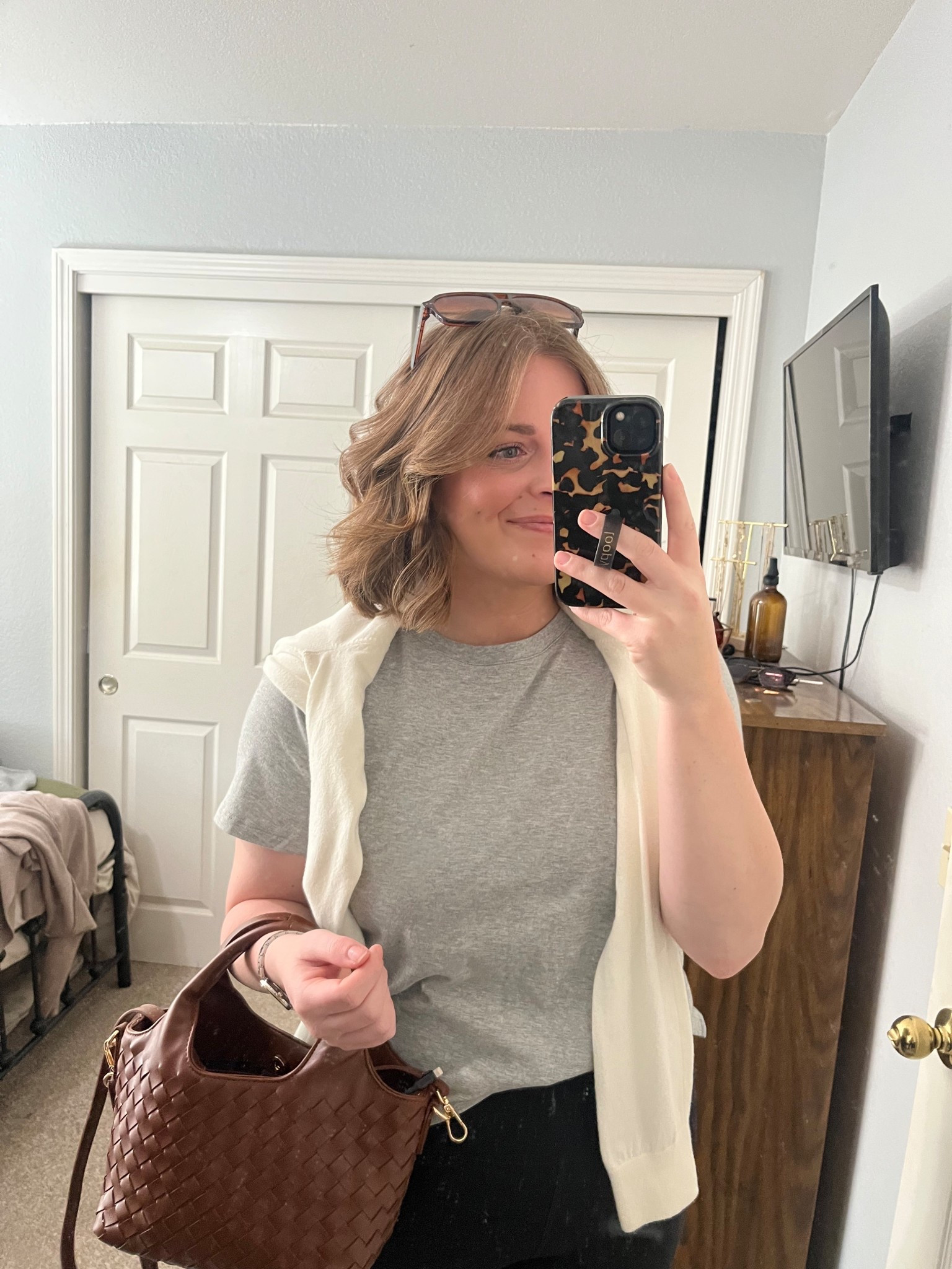 Affordable basic tee// wearing M

#LTKFindsUnder50 #LTKMidsize