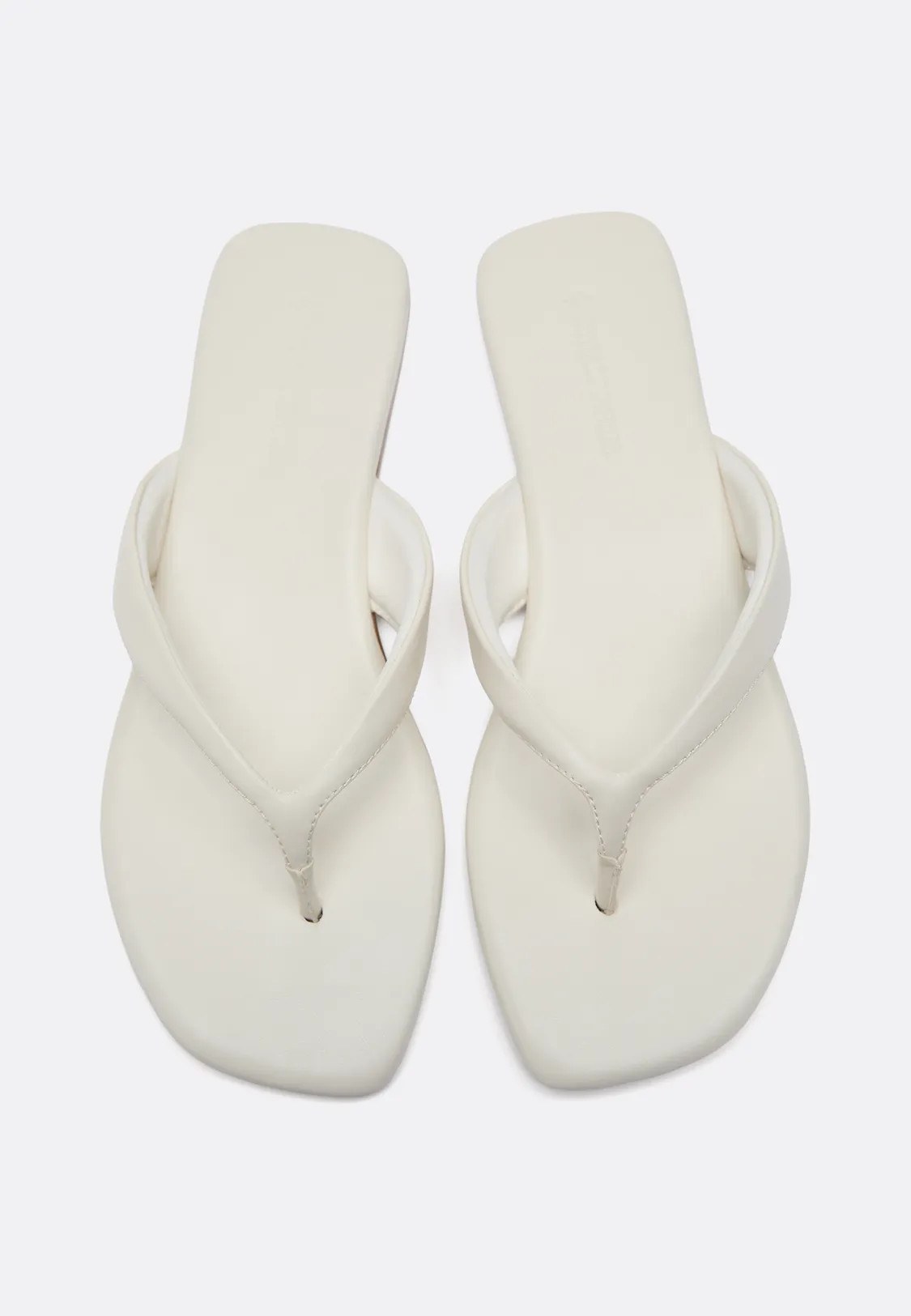 Flache Zehentrenner - Mode f\u00fcr Damen | Stradivarius Deutschland | Stradivarius DE