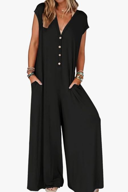 Loving this wide leg jumpsuit! It comes in a variety of colors and sizes. Get it for $31! 🖤

#LTKfindsunder50 #LTKFestival