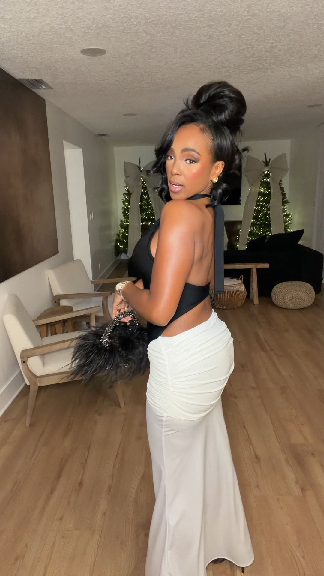 A sleek holiday moment — this backless halter top paired with the ruched white maxi skirt is the definition of effortless glam. Chic, minimal, and perfect for every festive night out.

Save this post.

📏 Sizing: Wearing size 0 in the skirt and XS in the top  
Kira’s measurements: 5’4”, 138 lbs, 34D, 27” waist, 40” hips  

@prettylittlething night-out outfit idea, backless halter styling inspiration, ruched maxi skirt evening look, chic holiday fashion, elegant neutral party outfit  

Follow me on Instagram and YouTube @kirasfashionfinds

#LTKvlog #LTKgrwm #LTKootd