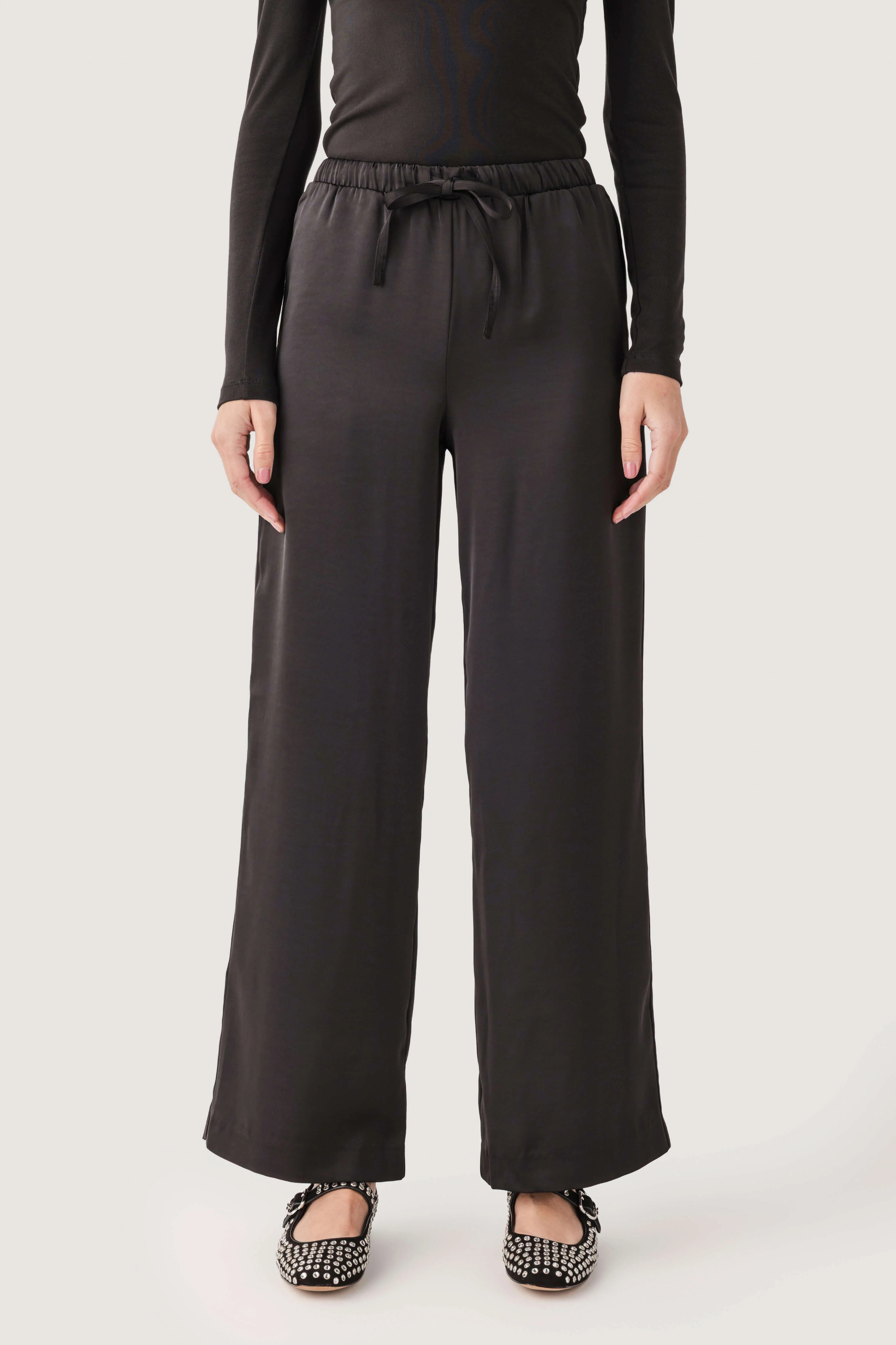 RD Style Merry Drawstring Pull On Pants | Social Threads