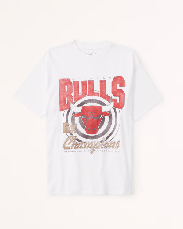 Oversized Boyfriend Chicago Bulls Graphic Tee | Abercrombie & Fitch (US)