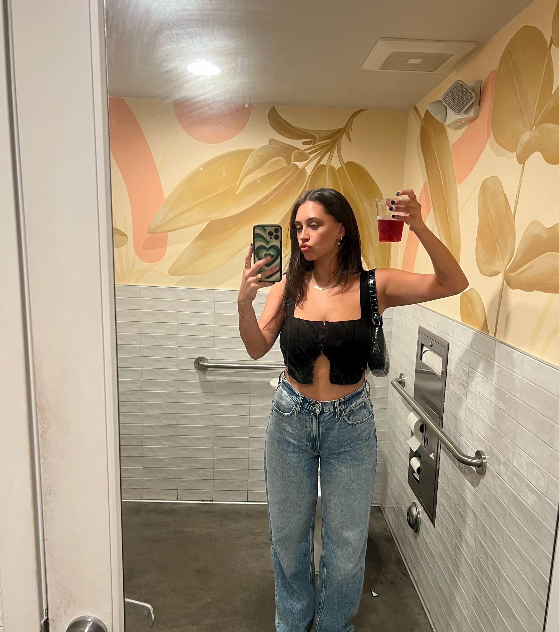 Similar top than pictured - original top is from Zara but is no longer online 