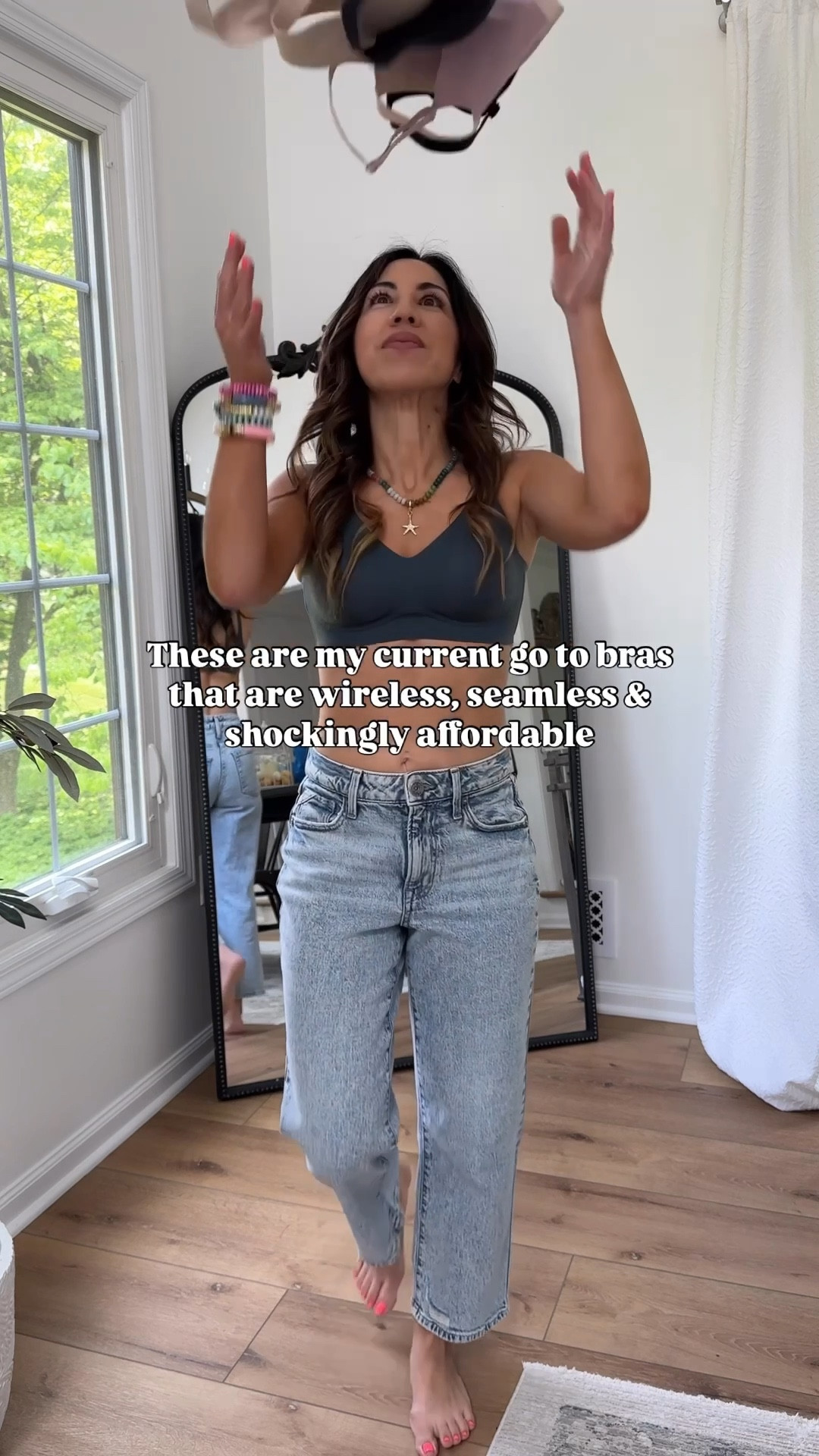 My holy Grail everyday bras are top sellers for a reason. Seamless, wireless, butter, soft, and the best of all the Amazon bras. 
 
Amazon bras TTS, white V-neck T-shirt XS

#LTKFindsUnder50 #LTKSaleAlert #LTKOver40