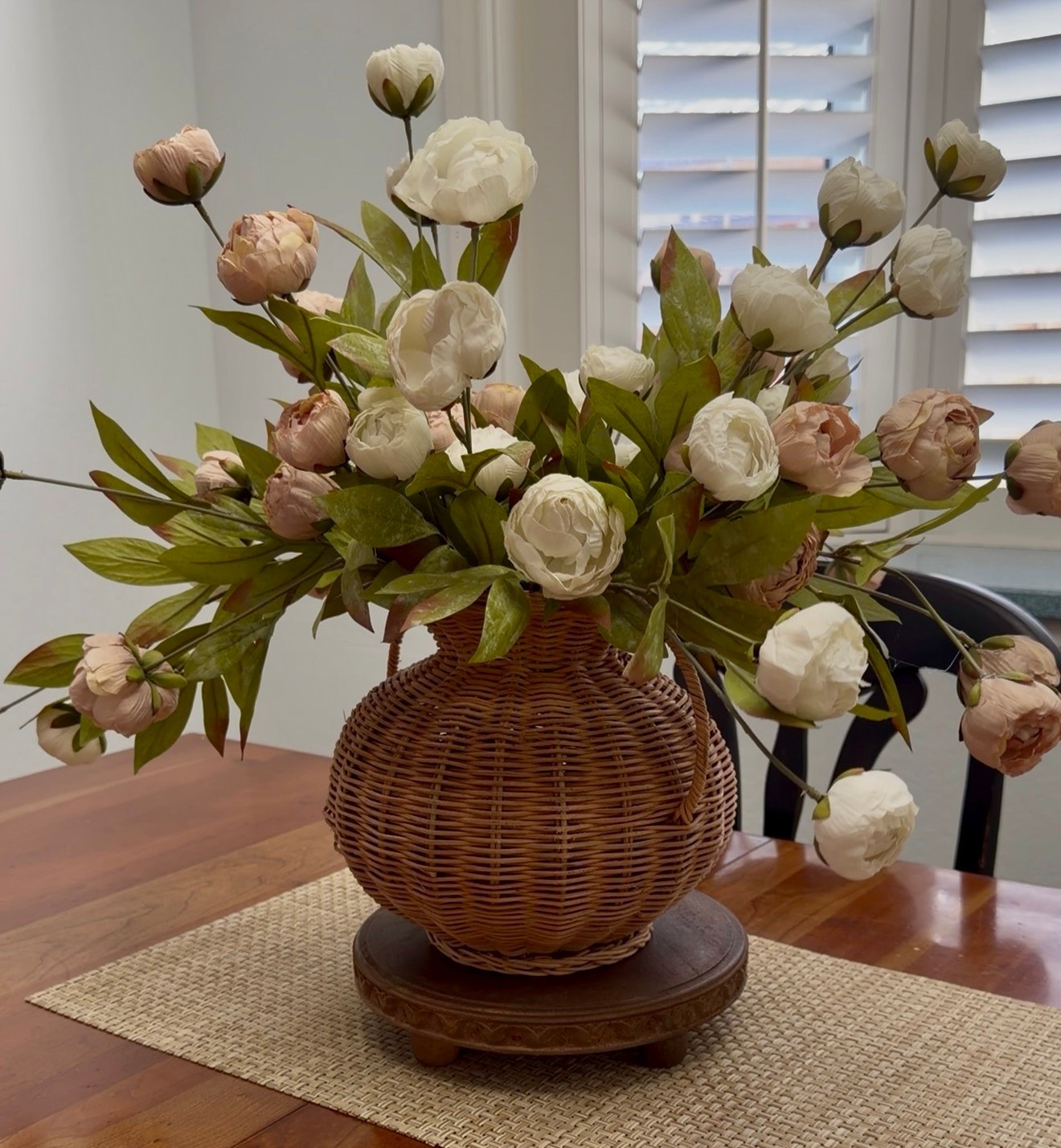 An elevated moment for a Friday! Lovely spring peonies are still available at Amazon! 

Don’t miss out on this easy to style faux stem! 🌸

#LTKHome