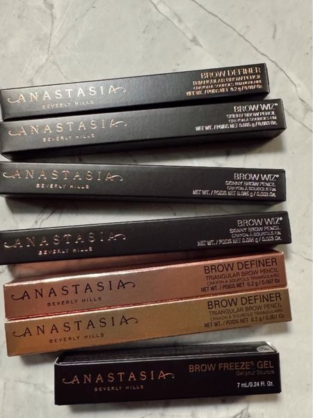 It’s all about a good brow. I’ve been loving Anastasia Beverly Hills