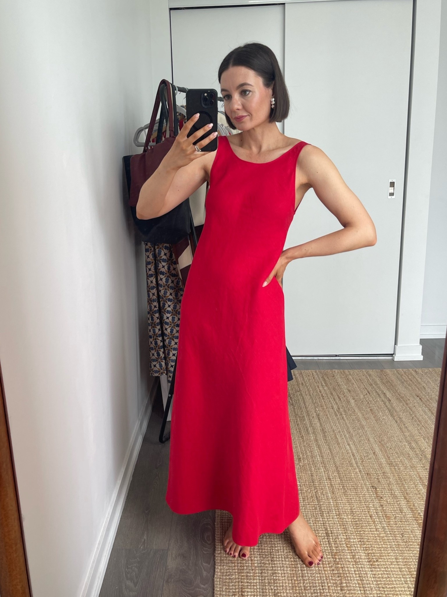 How good is the colour of this linen dress?

I’m wearing an XS

#LTKcanada #LTKsummer #LTKdresses