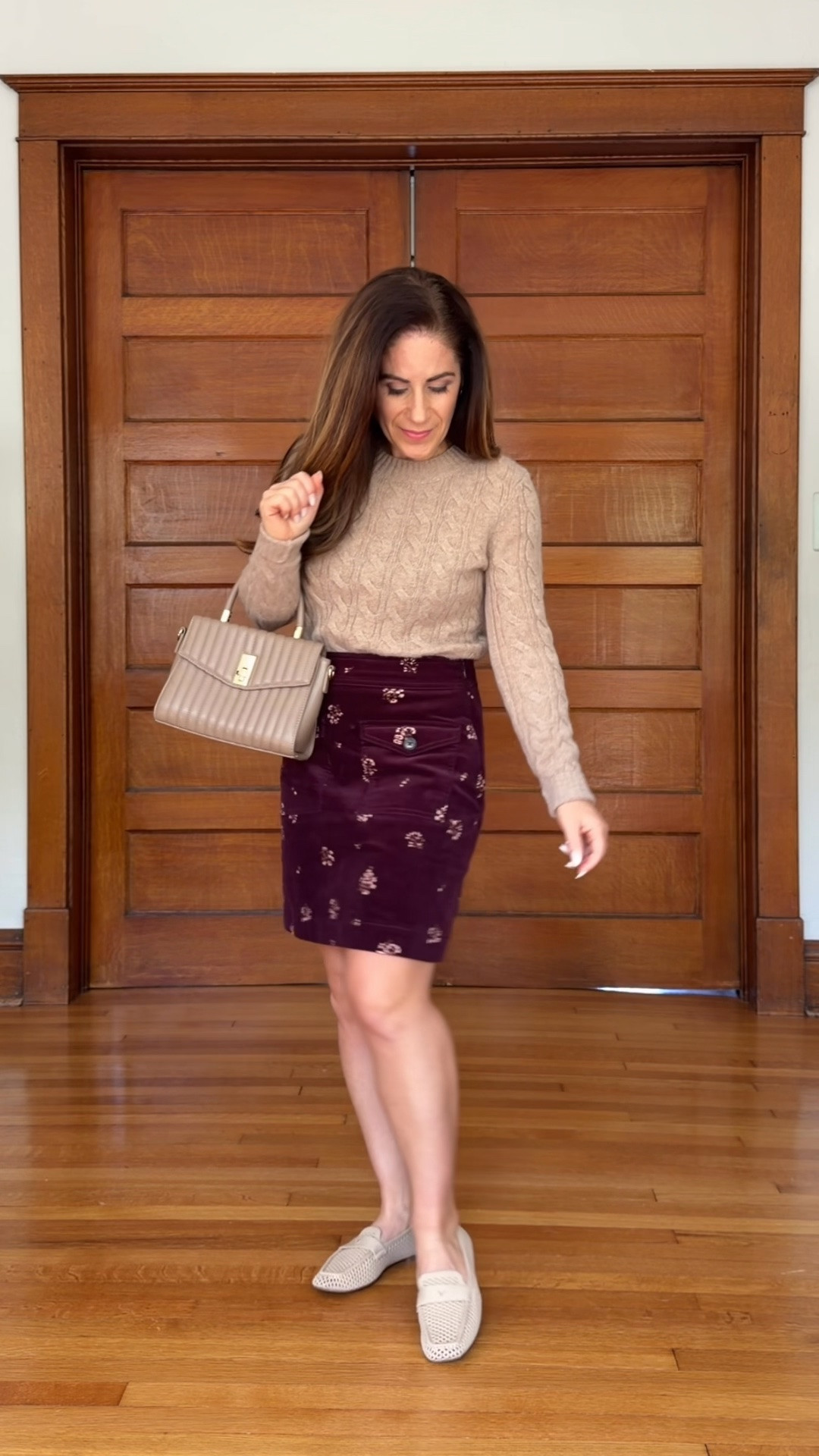 50% OFF and under $40?! This little skirt passed the versatility test. 🍂

When I spotted this petite floral corduroy mini at @LOFT, I loved it—but I also wondered: How many ways am I actually going to wear this?

Turns out…quite a few. 😉 From polished and work-ready to cozy weekend casual, this is exactly what I want from a statement piece: specific enough to make an outfit interesting, versatile enough to earn its place in my closet.

And right now, it’s 50% off, bringing it under $40—which makes it an especially good fall find.

I’m 4’11” and wearing the 0 in petite sizing.

Save this one for fall outfit inspiration!