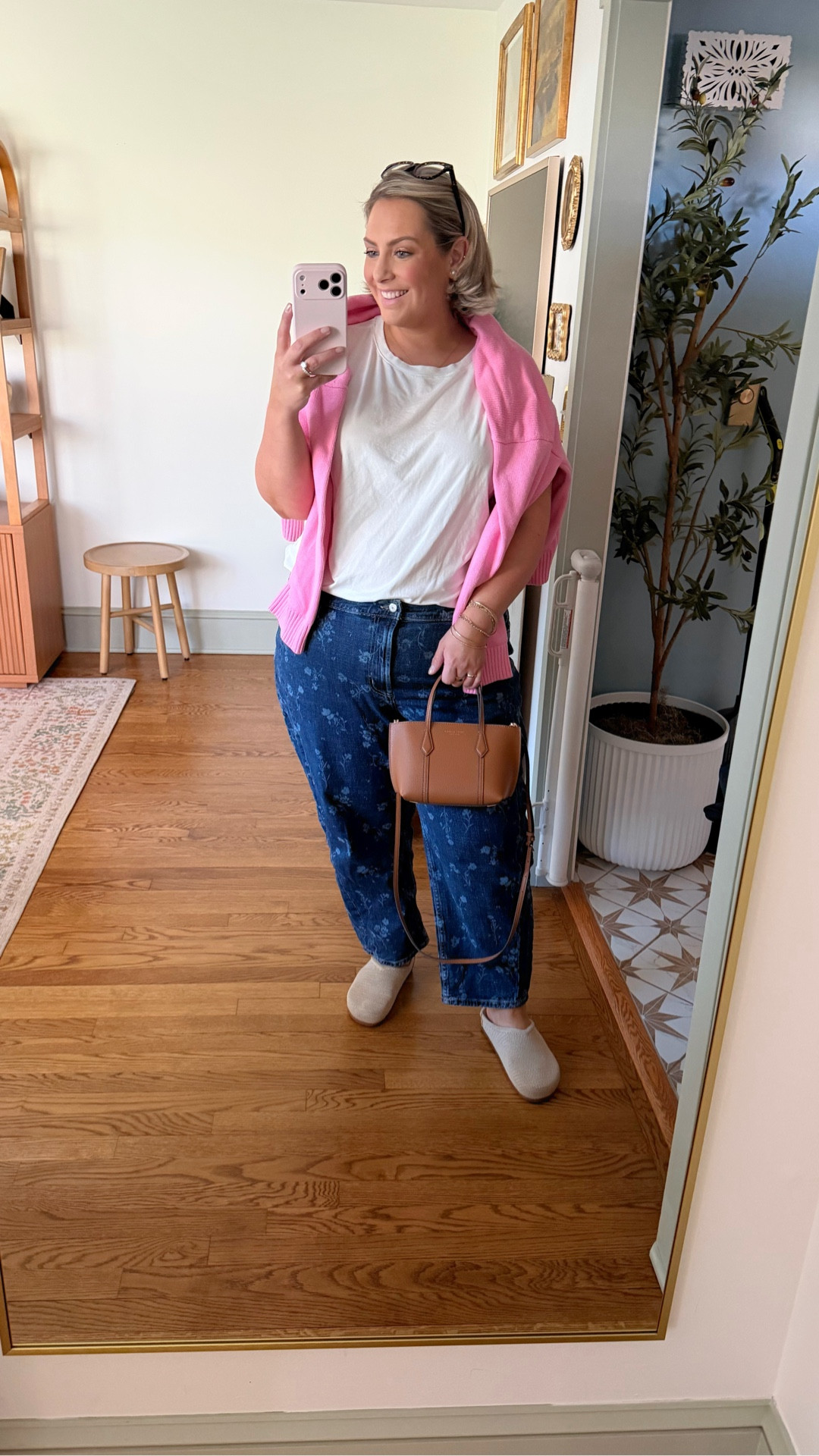 Spring outfit 😍
Tee 1X
Jeans 20
Sweater XXL

#LTKmomlife #LTKSaleAlert #LTKPlusSize