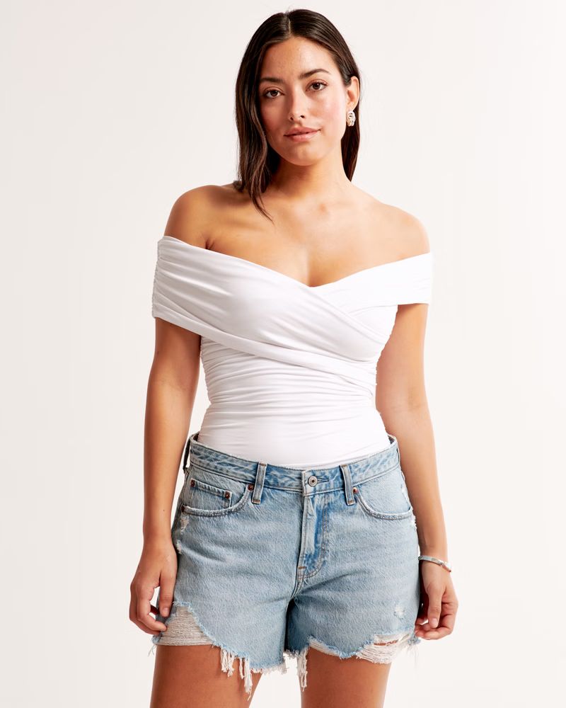 Women's Curve Love Low Rise Baggy Short | Women's Bottoms | Abercrombie.com | Abercrombie & Fitch (US)