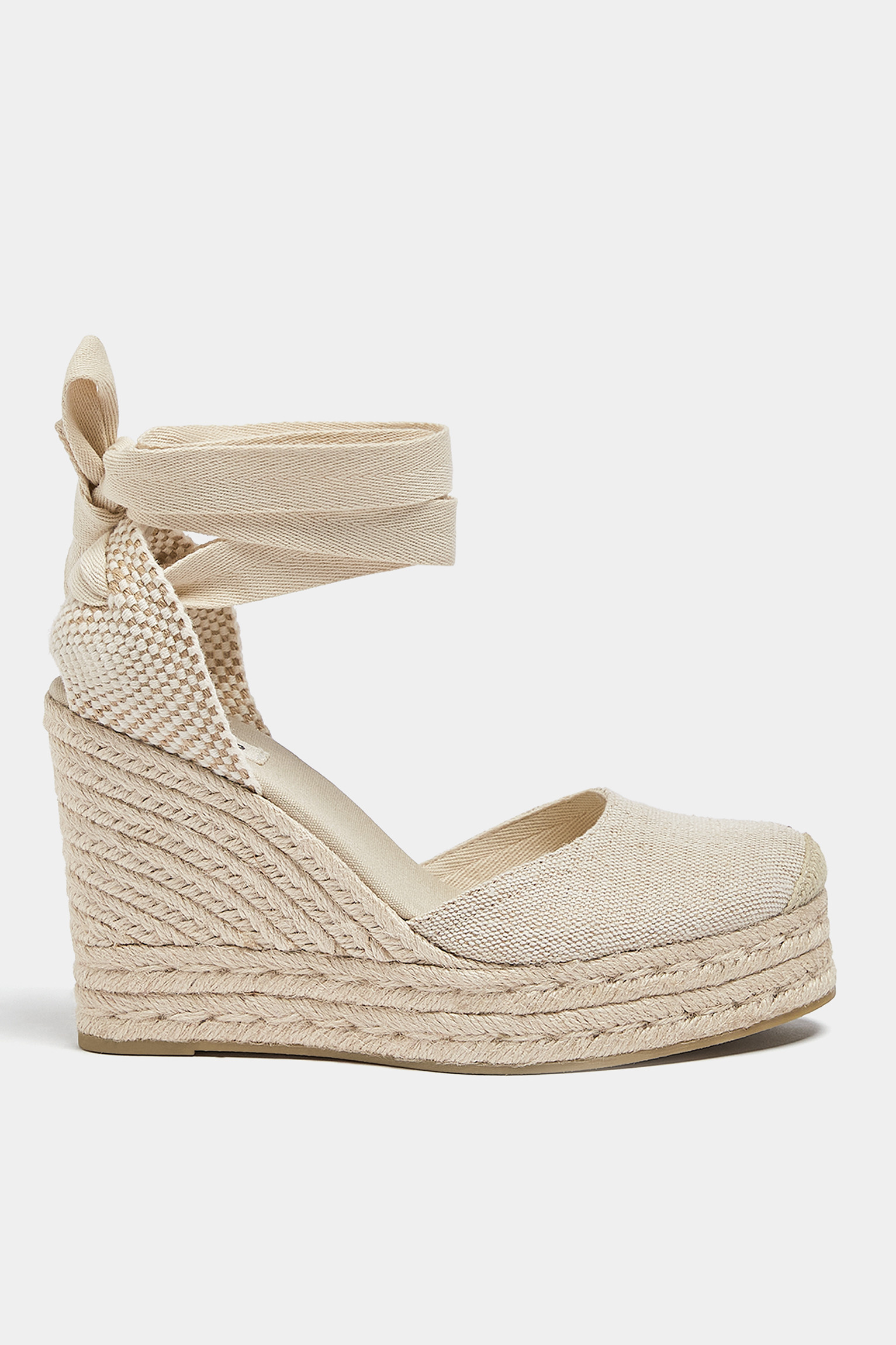 Espadrilles mit Keilabsatz und Plateau | PULL and BEAR DE