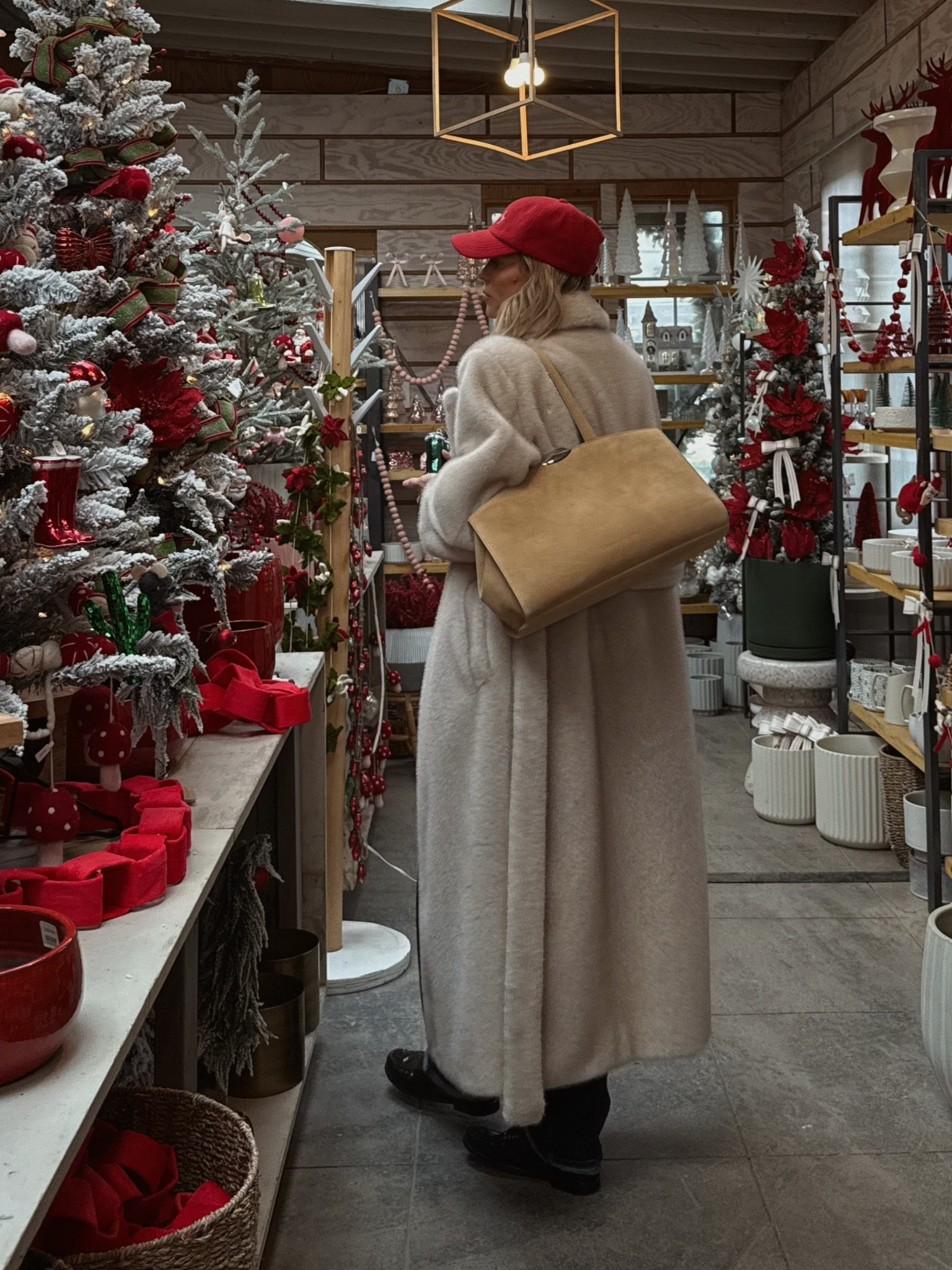 my favorite faux fur ❤️

#LTKdayinmylife #LTKootd #LTKHoliday