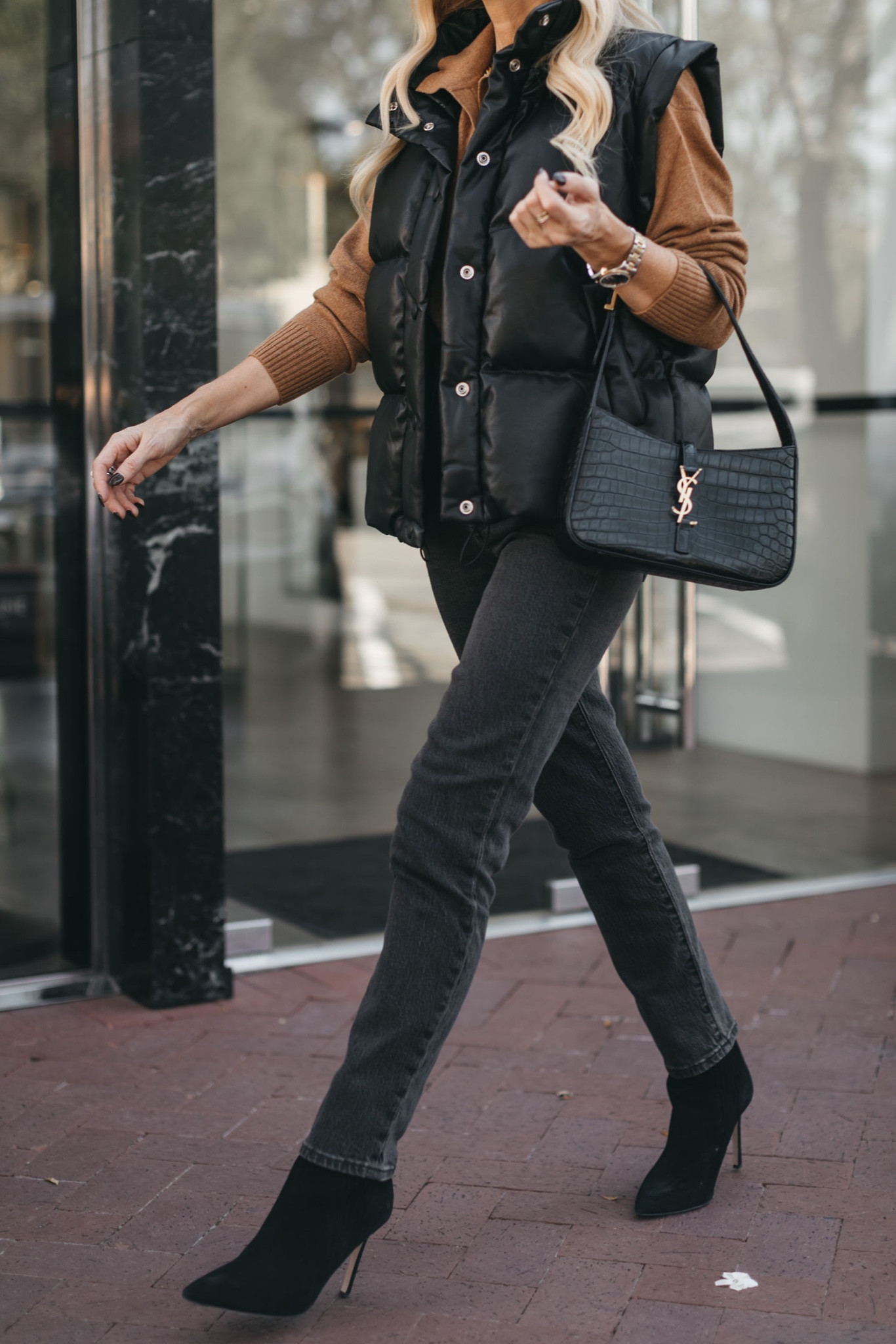 Channeling the coziest fall vibes in this seasonal look🙌🍂🤎👢

#LTKSeasonal #LTKstyletip #LTKunder100