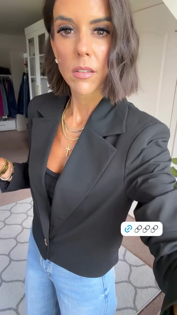 New Walmart blazer!! Size xs in blazer - 0 in jeans

#LTKdayinmylife #LTKgrwm #LTKmomlife