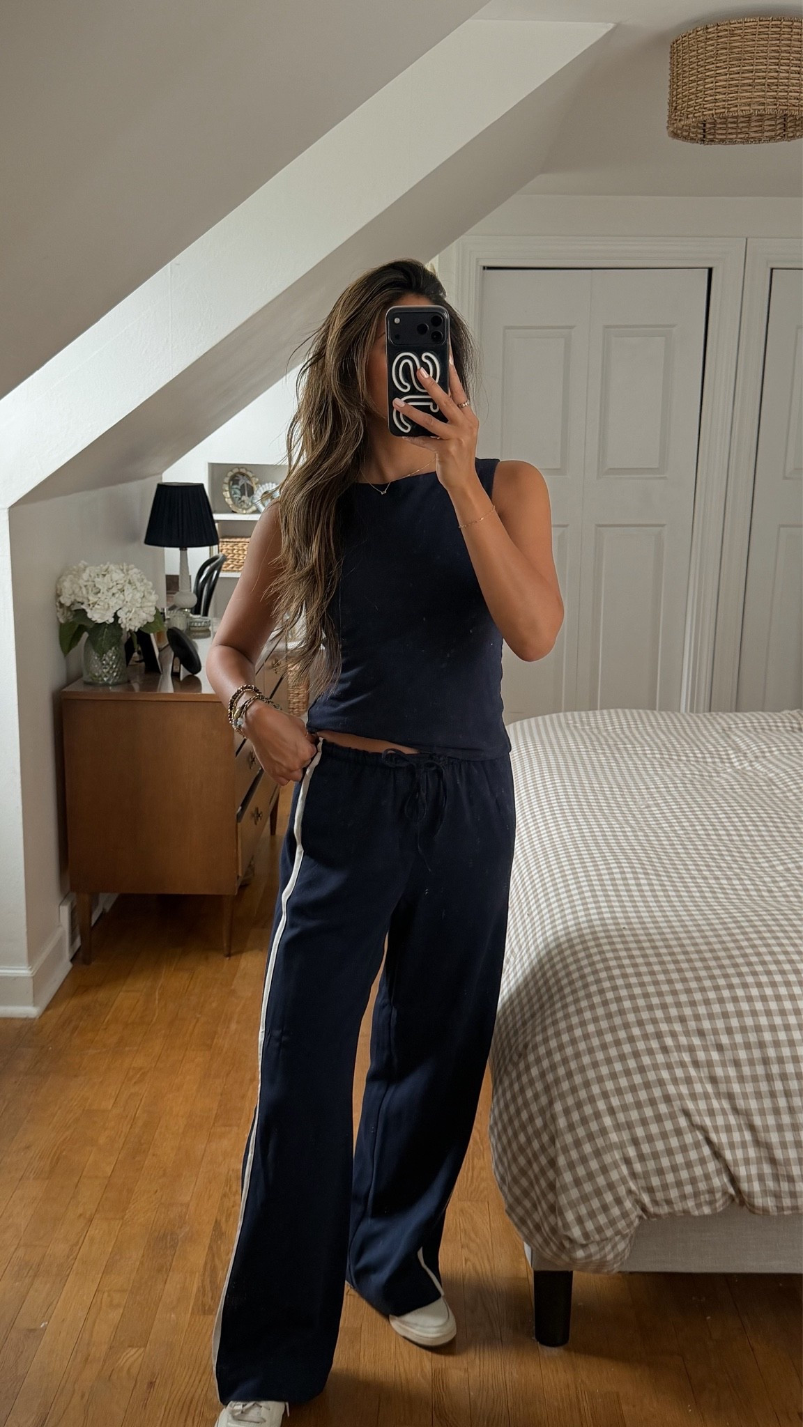 Love this tank with these track pants! So comfy!

#LTKmomlife #LTKootd #LTKgrwm