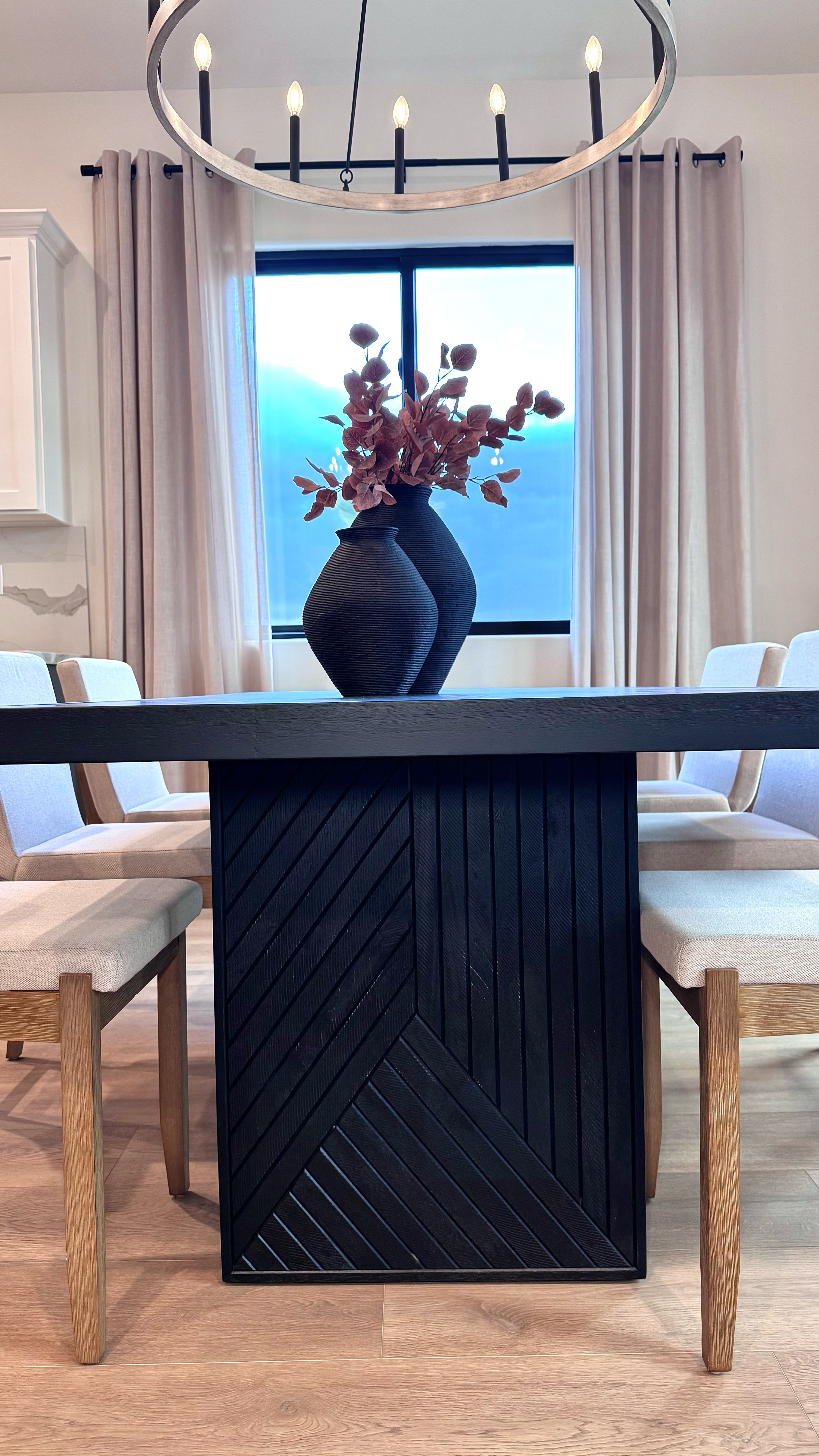 Dining Room Table 🖤

#LTKU #LTKHome #LTKStyleTip