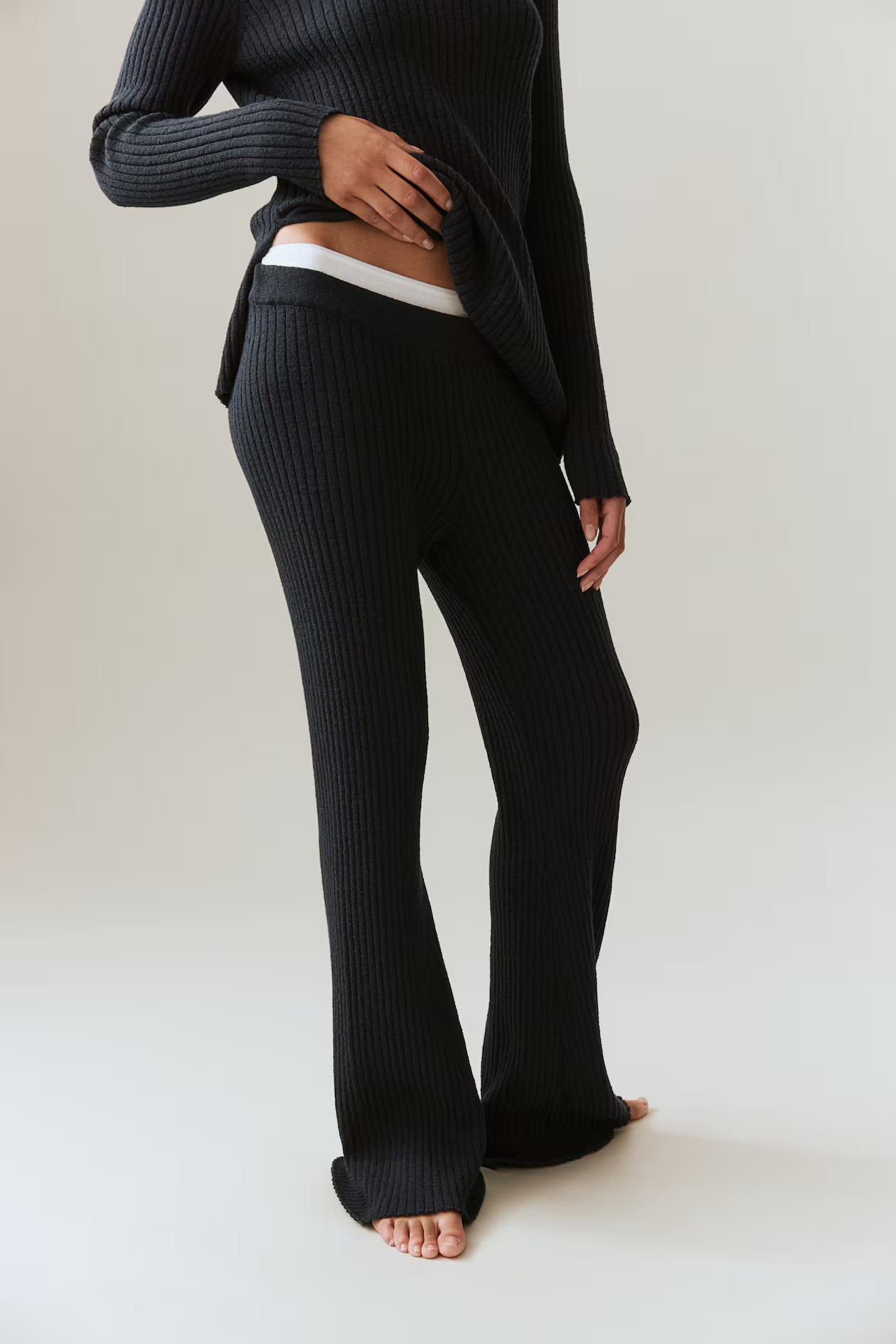 Flared Rib-Knit Pants - Black - Ladies | H&M US | H&M (US + CA)