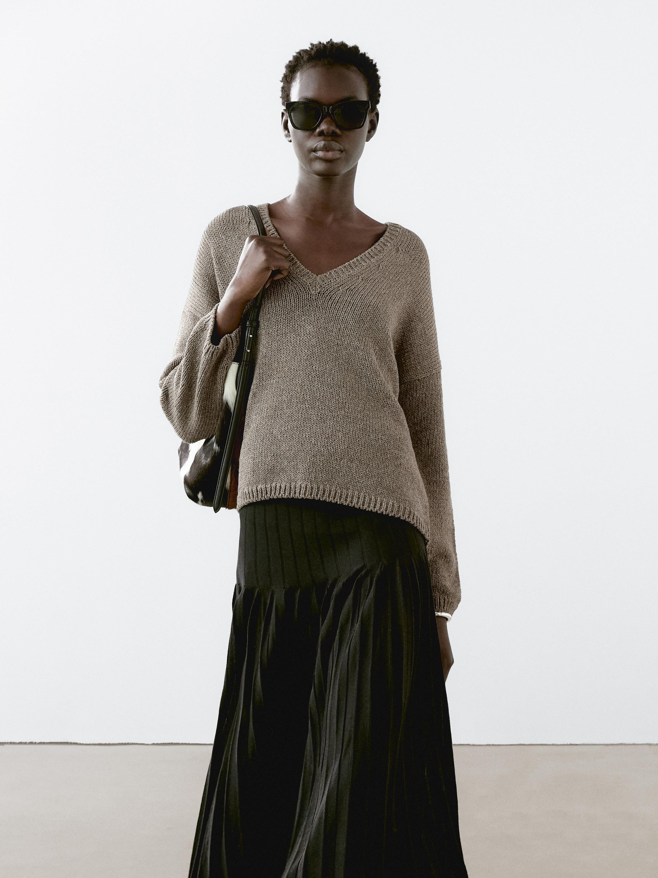 V-neck knit sweater | Massimo Dutti US
