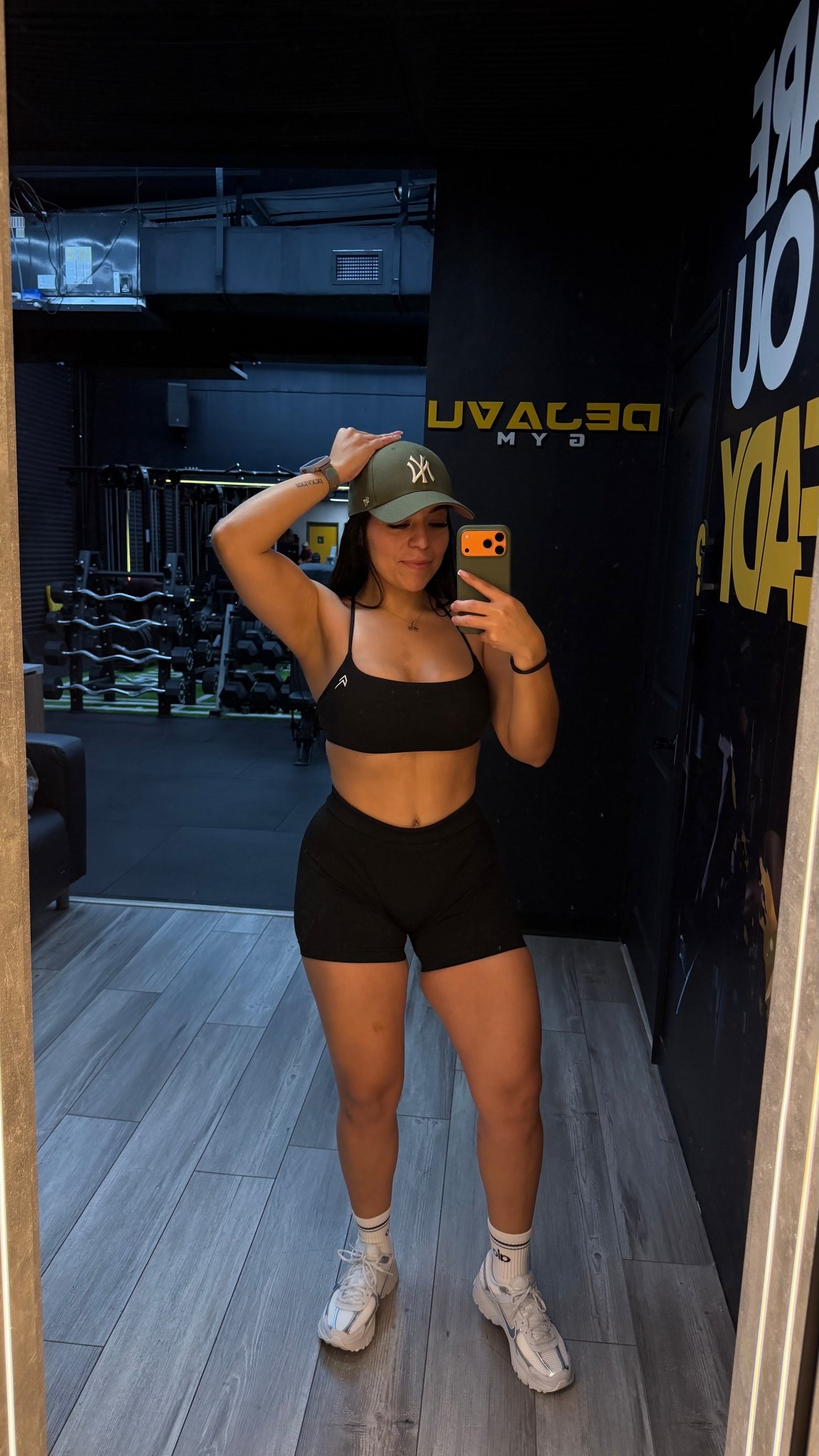 You can never go wrong with an all black outficito. For reference I got size M both top and shorts and I should’ve gotten size small. Very stretchy 