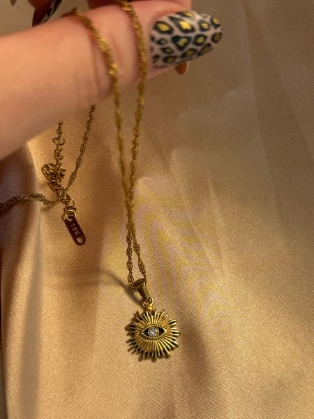Evil eye necklace
Goldplated jewelry 

#LTKstyletip #LTKfindsunder50 #LTKGiftGuide
