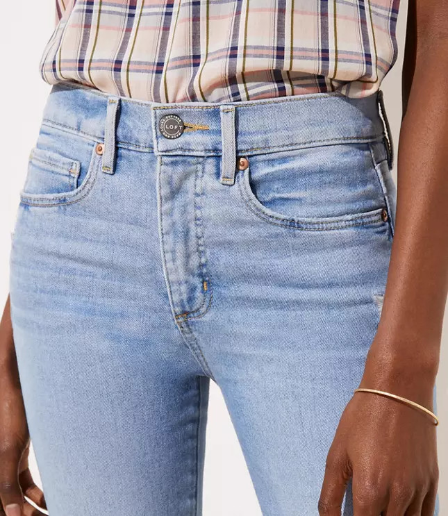 Modern High Waist Slim Pocket Frayed Skinny Jeans in Light Indigo | LOFT