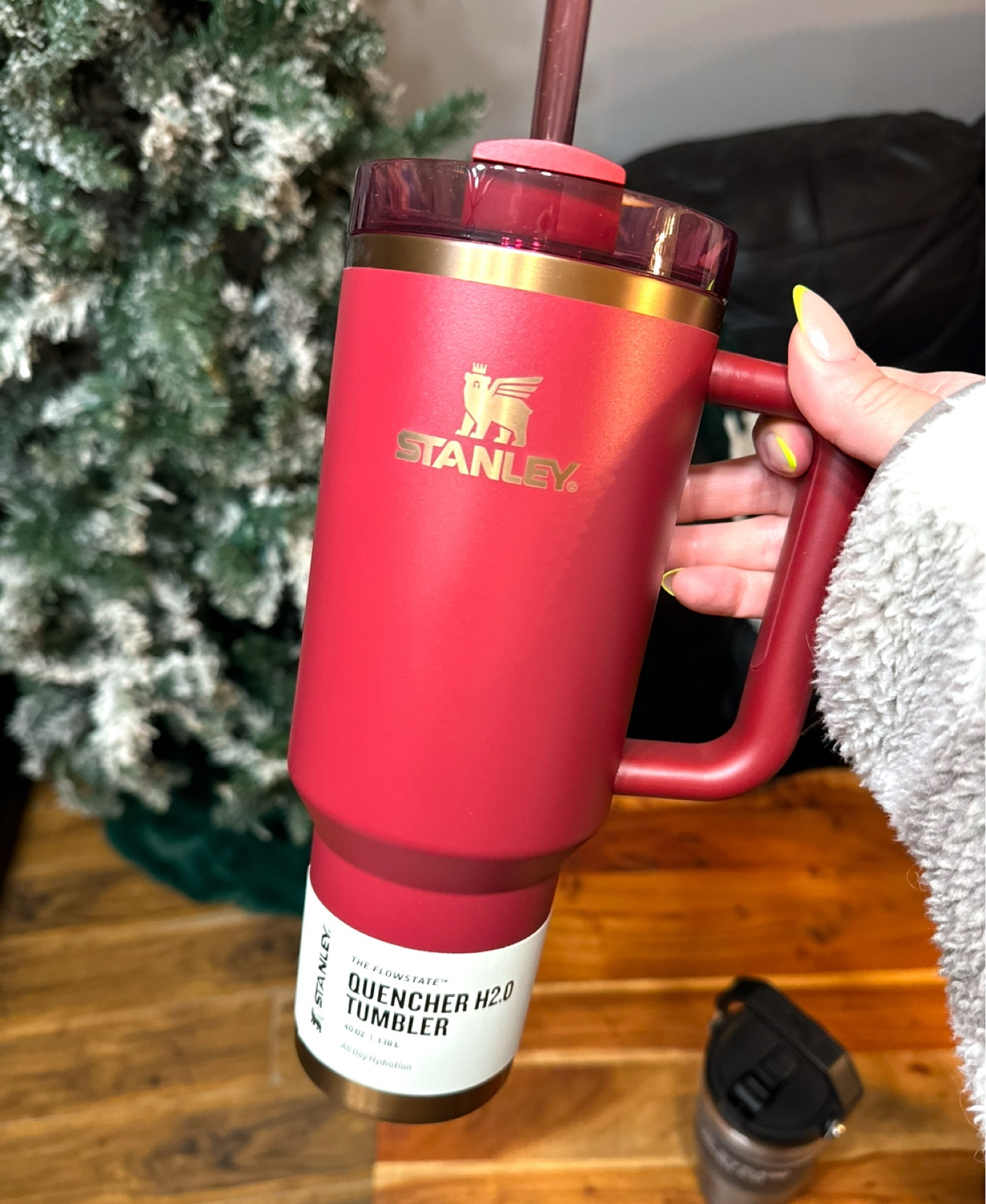 @stanley_brand has so many nice Tumblers! I got the Flowstate Quencher H20 for gifts and the Ice Flow Flip Straw Tumbler that’s 25% off right now. Make sure to check out the Holiday Gift Guide! 
. 
.
.
#ad #stanleypartner #LTKcanada

#LTKgiftguide