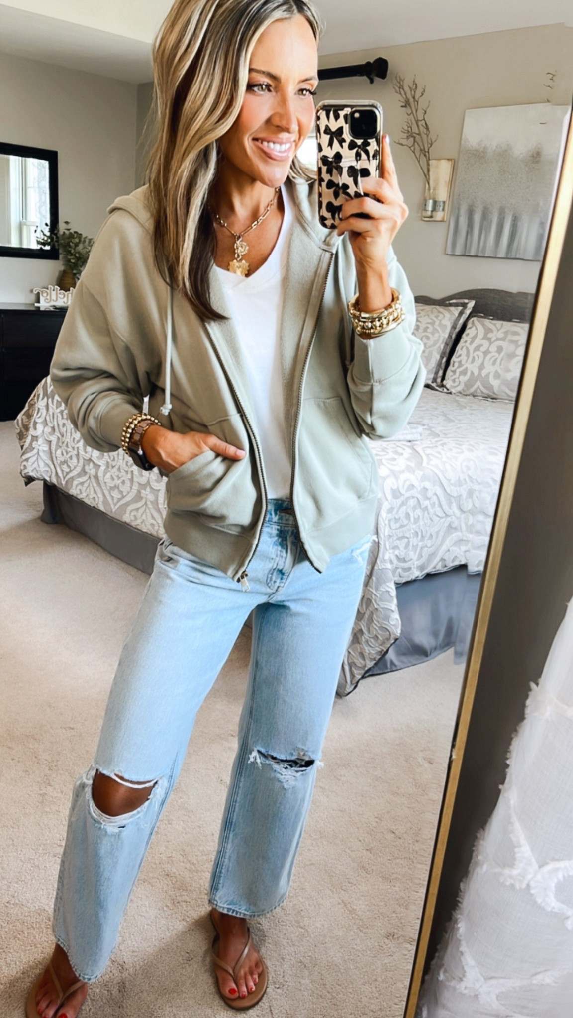 American Eagle / aerie always have the best cozy finds for fall!! They also have my most worn and favorite jeans ever!! They’re a comfortable denim with great stretch and don’t lose their shape.  


#LTKStyleTip #LTKSeasonal #LTKSaleAlert