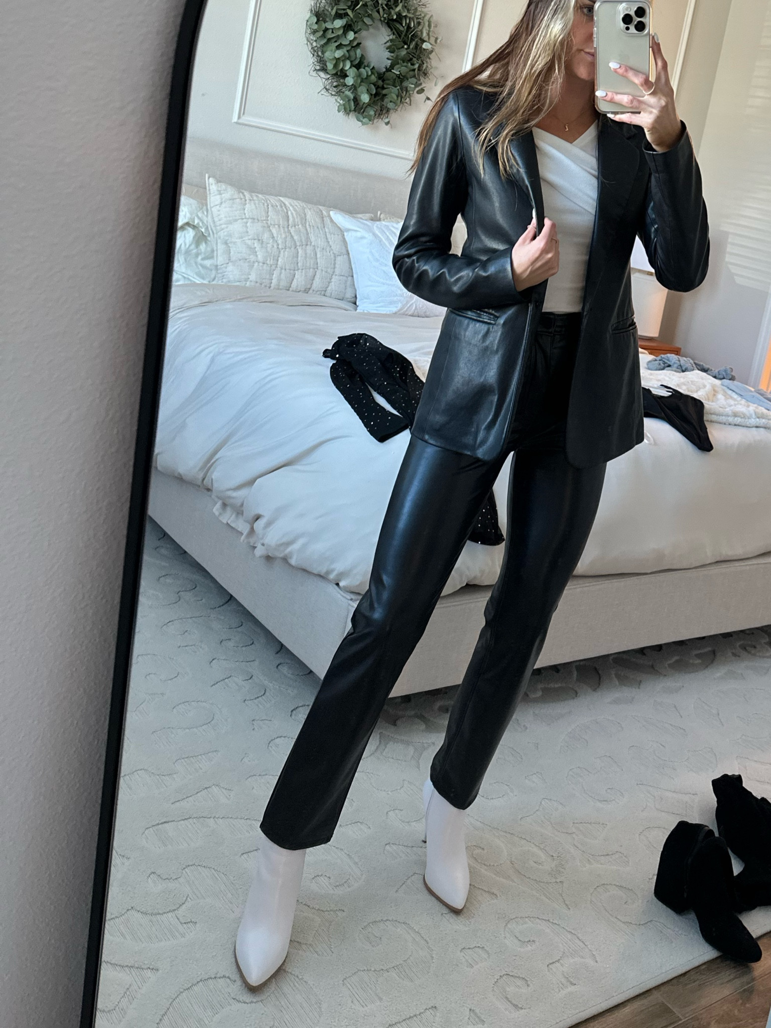 I find myself wearing these pants at least 1x week!! 

Abercrombie | vegan leather | Amazon top | amazon boots 

#LTKunder100 #LTKstyletip #LTKFind