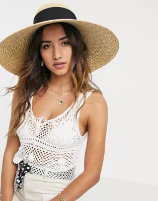 ASOS DESIGN curved crown flat brim natural straw hat with bow and size adjuster in black | ASOS US