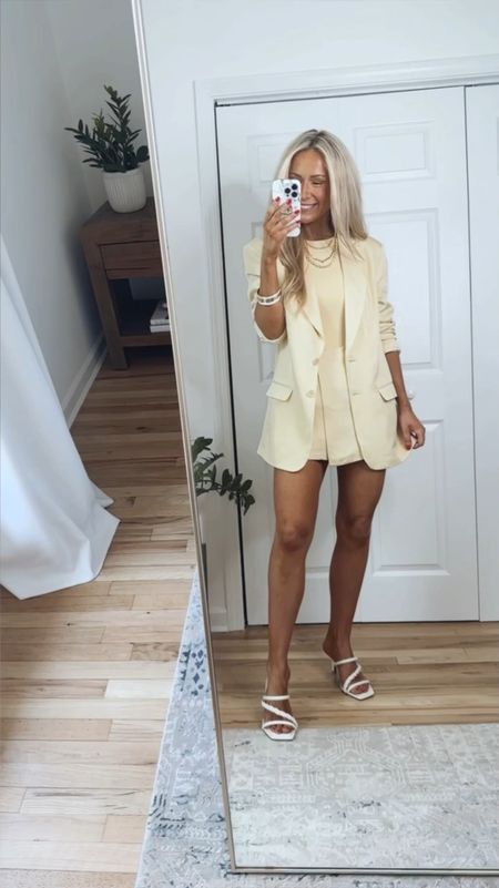 Chic summer outfit 