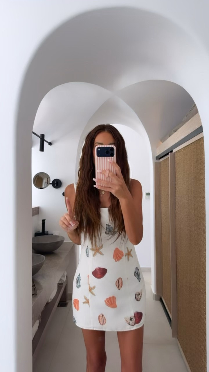 Sarah40 for 40% off dress & Vici sitewide

#LTKSaleAlert #LTKootd #LTKTravel