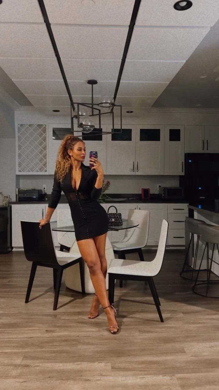 Little black dress for a first date is always a safe bet 🖤 #lbd #datenightinspo #datenight #dinneroutfit 

#LTKstyletip