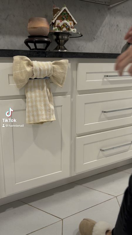 BRB making all my towels into bows 

#LTKhome #LTKSeasonal #LTKHoliday