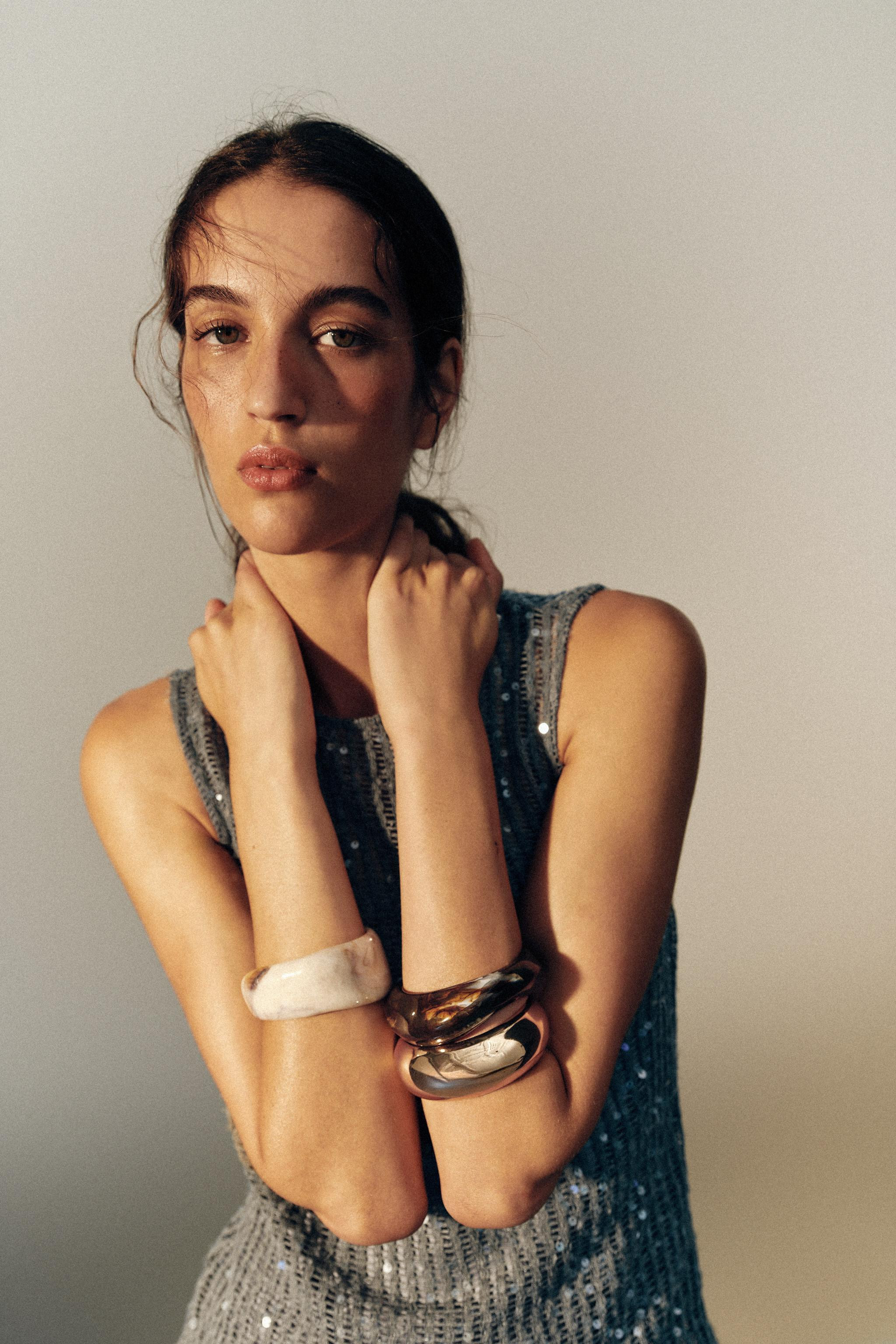 Model height: 183 cmPack of three rigid bracelets, combined in different shapes and sizes. | Zara UK