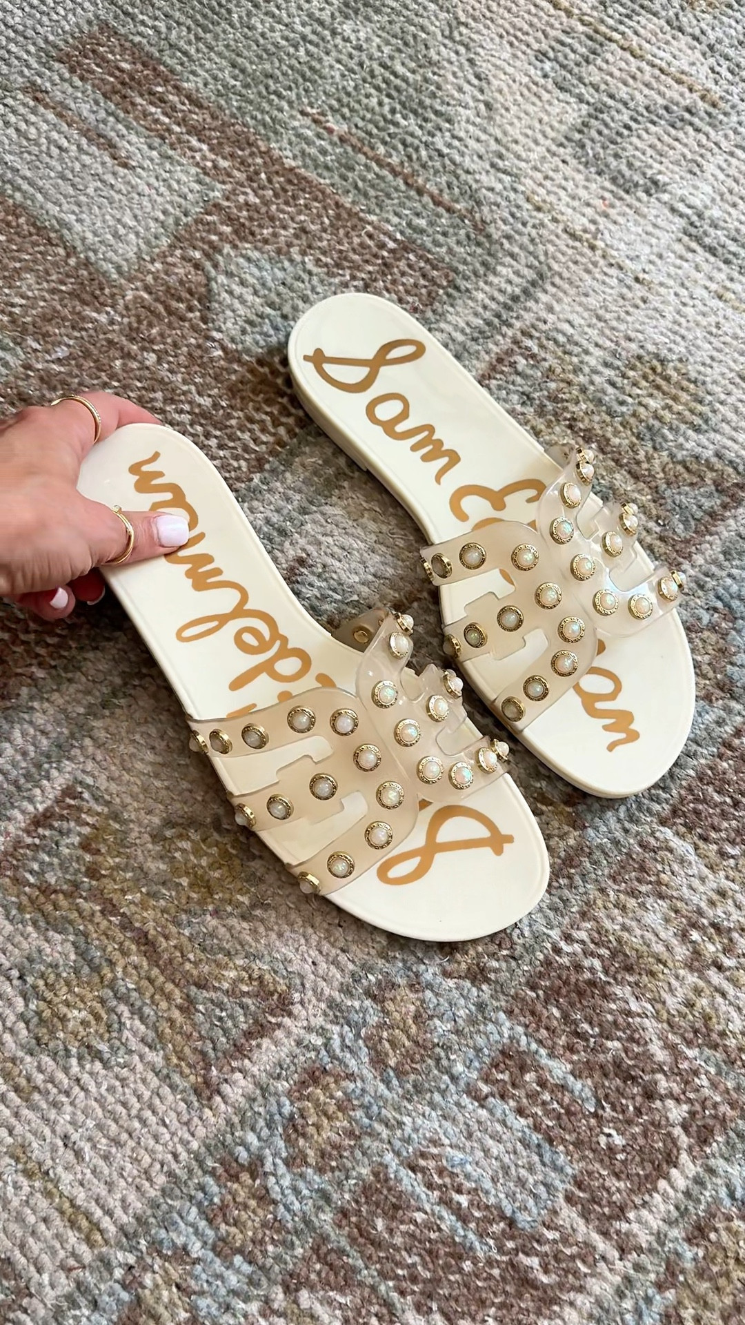 I just love these pearl jelly slide sandals! Whole sizes only. I’m a 6.5 and did a 7 and they are great. Vacation outfit. Resort wear. Resort outfits. Vacation sandals. Spring 

#LTKTravel #LTKootd #LTKSwim