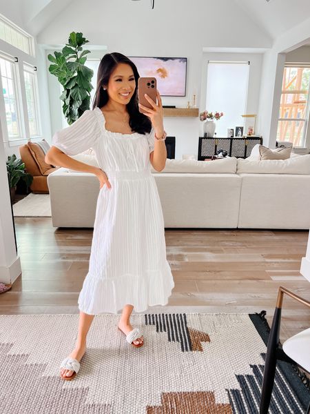 Summer dress that’s pumping and nursing friendly. Wearing size S, which I sized up to make it maternity and wore this in my third trimester. Love how it’s lined, slightly flowing and so flattering  

#LTKshoecrush #LTKsalealert #LTKstyletip