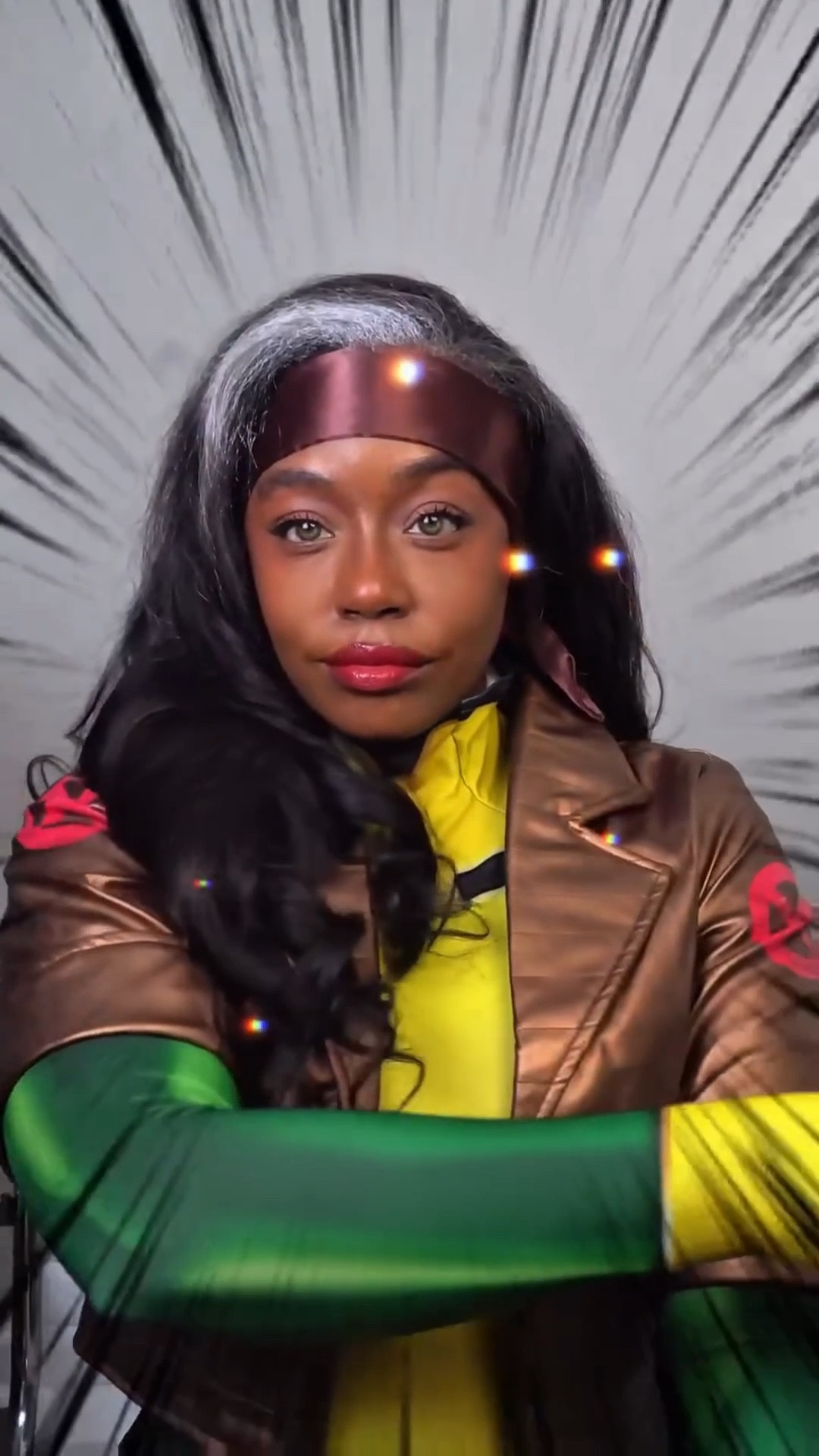 Repost ✨ transition! Hey Sugar, this costume is just for you by request so don’t ever say I don’t listen to yall 😅😍🥰! Love how this Rogue came out. 😍💛💚 she’s is the first character I ever saw with the streak like mine. I knew I would dress up like her one day so this costume is 10 years in the making lol

#roguexmen #halloween #moneypiece