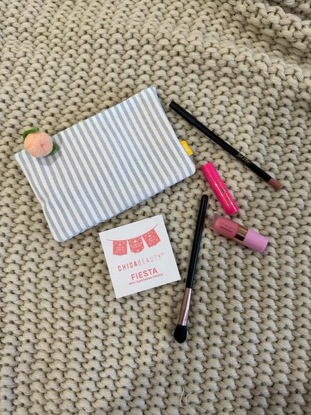 @IPSY Glam Bag is only $14/month and you get 5 deluxe sample-size products (you can choose 1) plus a cute bag! Up to a $70 value! #IPSYpartner
