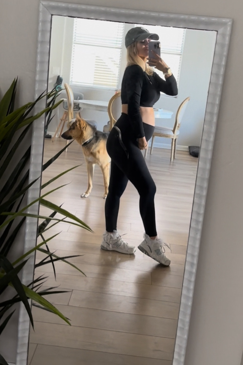 Mom on the gooooo ✌🏼.  Literally the best dupe leggings for lulu I have found to date !! 

#LTKbump #LTKfitness #LTKstyletip