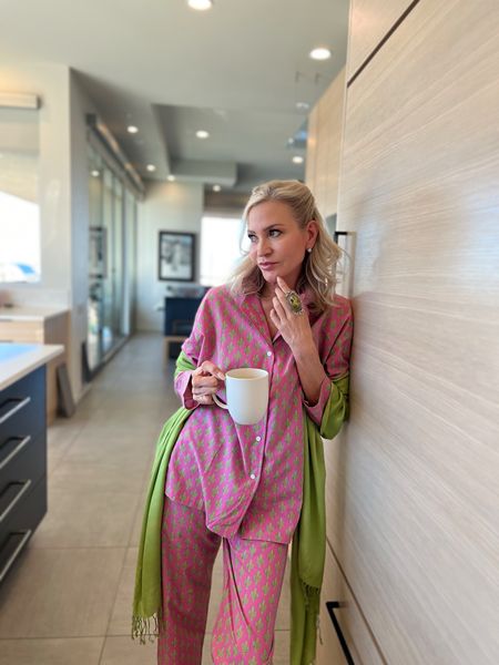 Meet @paxphilomena  - the luxury fashion that creates clothing that makes you look and feel great! 

These unique pieces feature bright colors & stunning designs that are built to last .. and their cotton pajamas just get softer and softer after each wash! 

Linking to this PJ set and a few other items of #paxphilimena that I’m loving! 

#pajamas #sleepwear #cottonpajamas 



#LTKover40 #LTKstyletip
