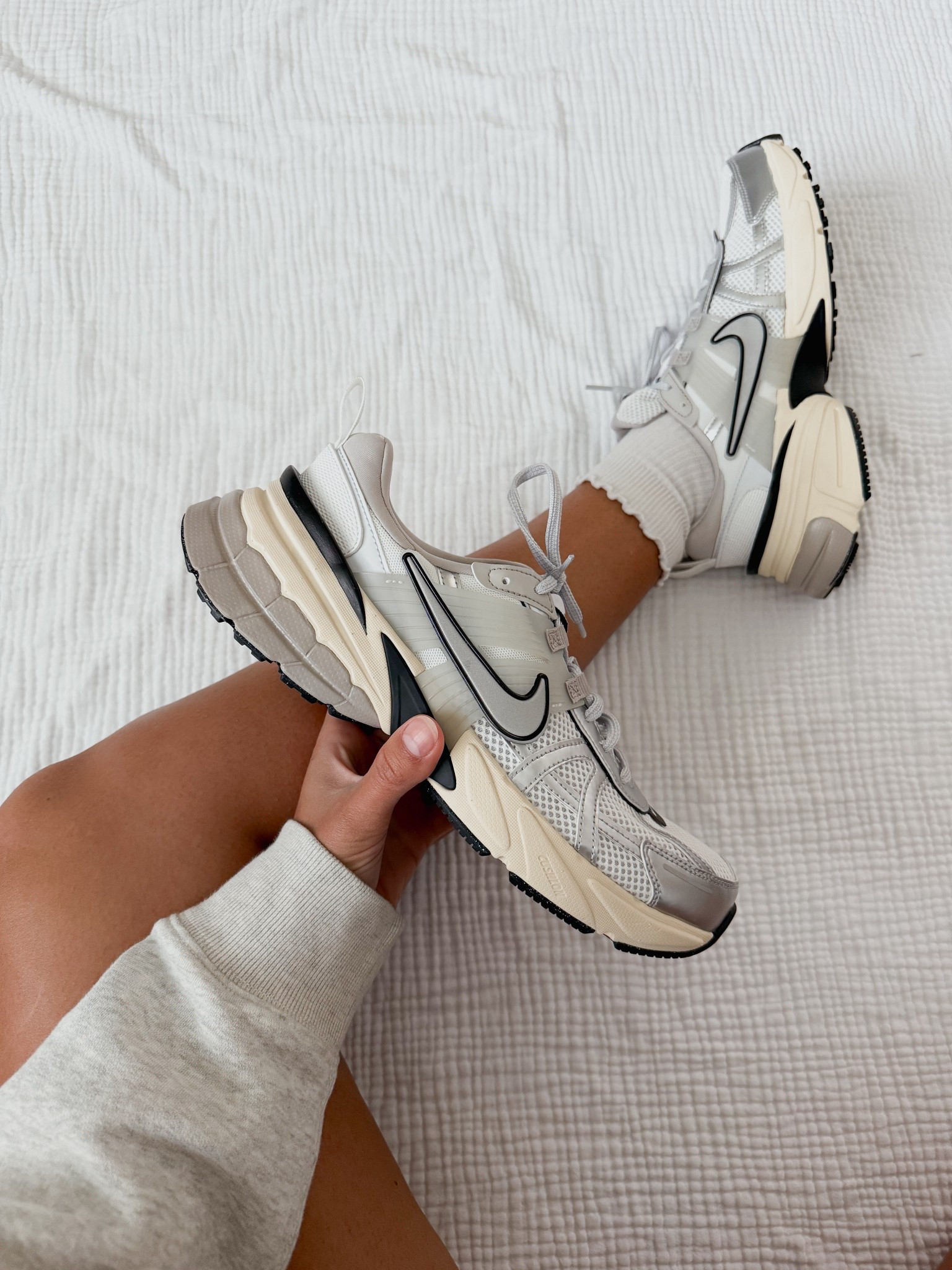 Nike sneakers 
Retro sneakers 