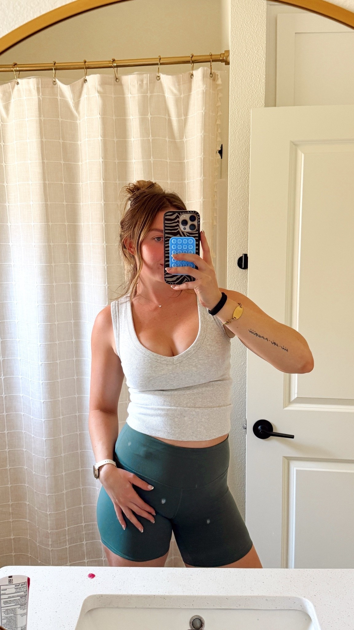 Today’s workout outfit! For an at home lift! Some of my FAVE bike shorts for under $35!

I’m in medium in shorts and small in tank top!