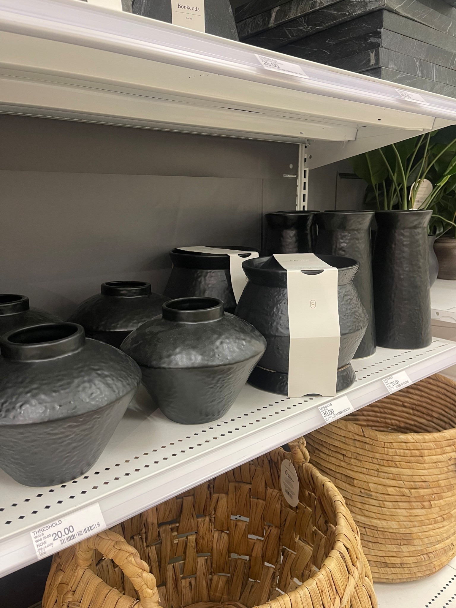 Target Modern Planter

Small modern vase black, black modern vase, studio McGee black vase, tall modern vase, black target vase, black modern home, black modern home decor, Target modern home, studio McGee modern, Target home, new Target home, Target home below $30, black studio McGee, black Target home, Morgan Grace Howe

#LTKSeasonal #LTKdayinmylife #LTKHome