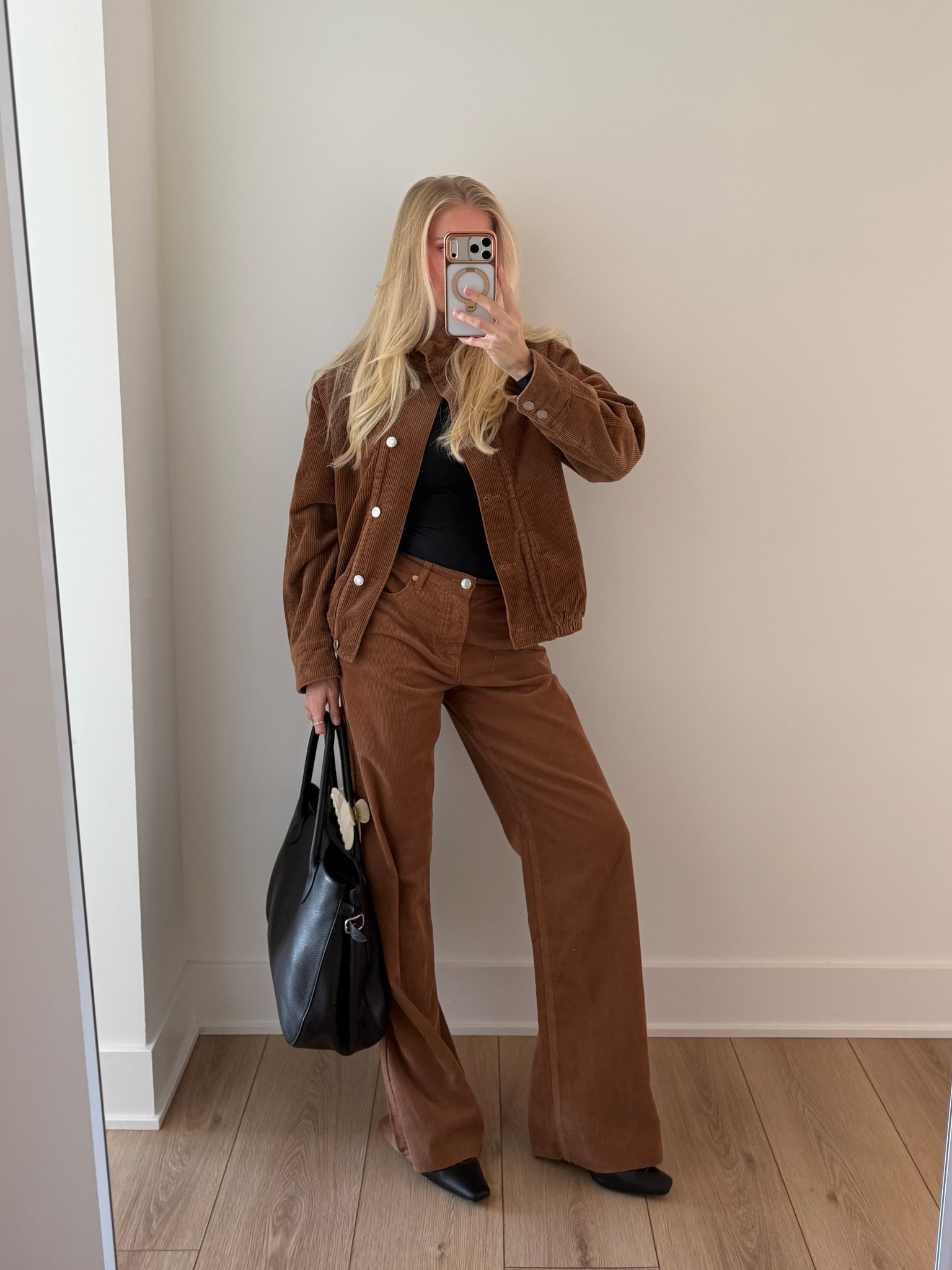 Sized up to 27 in jeans for pregnancy. SM in jacket. Tee is old from AF size small 