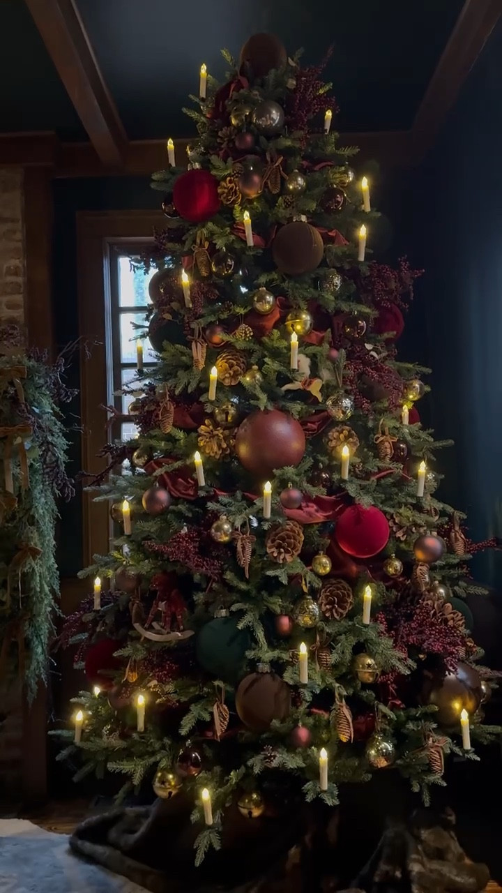 My tree this year! 🤩

#christmashome

Christmas home decor. Chic Christmas tree. Classic Christmas tree. Oversized Christmas ornament balls. Moody Christmas tree. Christmas tree theme 2025  

#LTKHome #LTKSeasonal #LTKHoliday