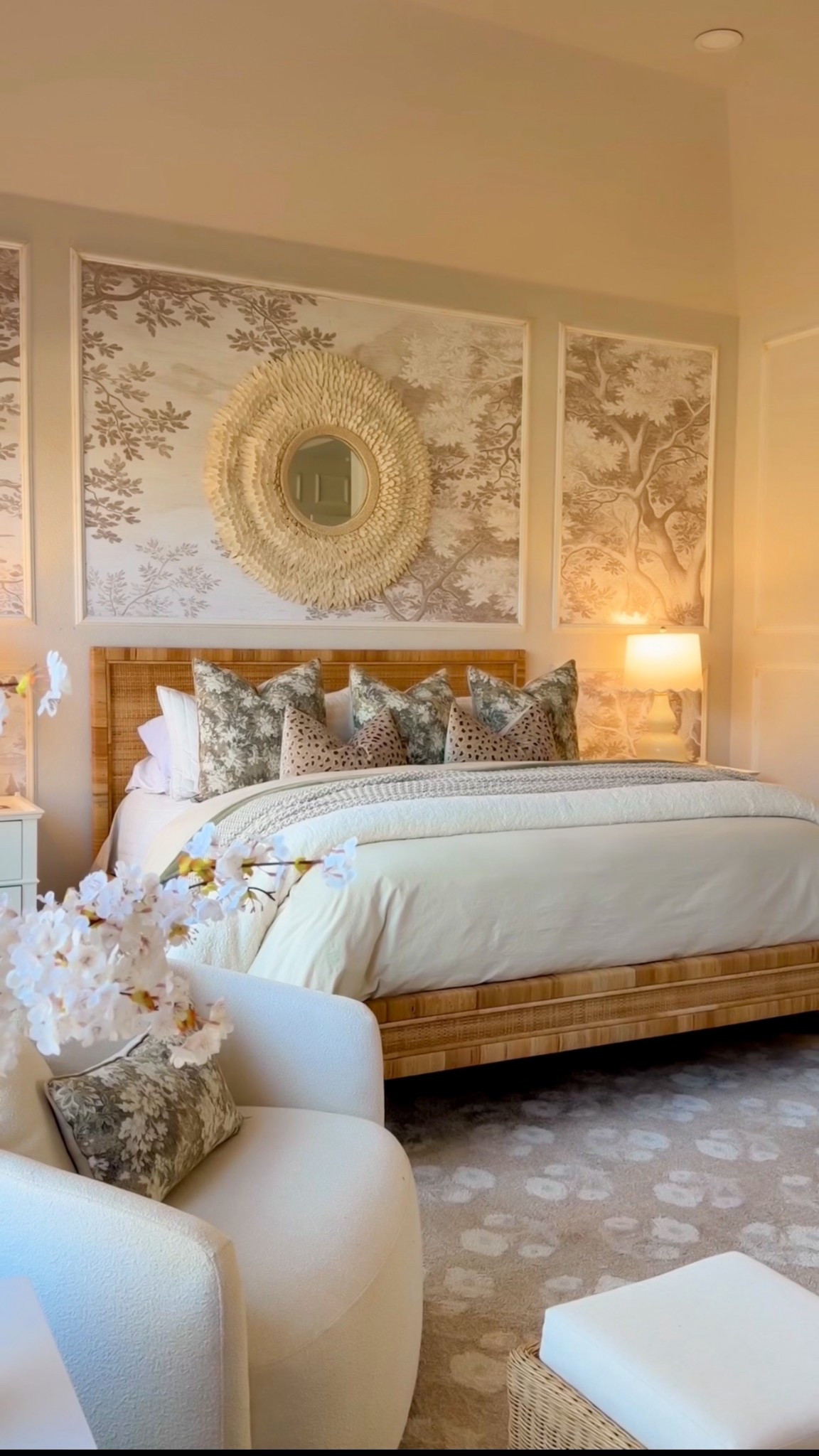 This peel & stick wallpaper is probably the best thing I’ve ever done!!! 