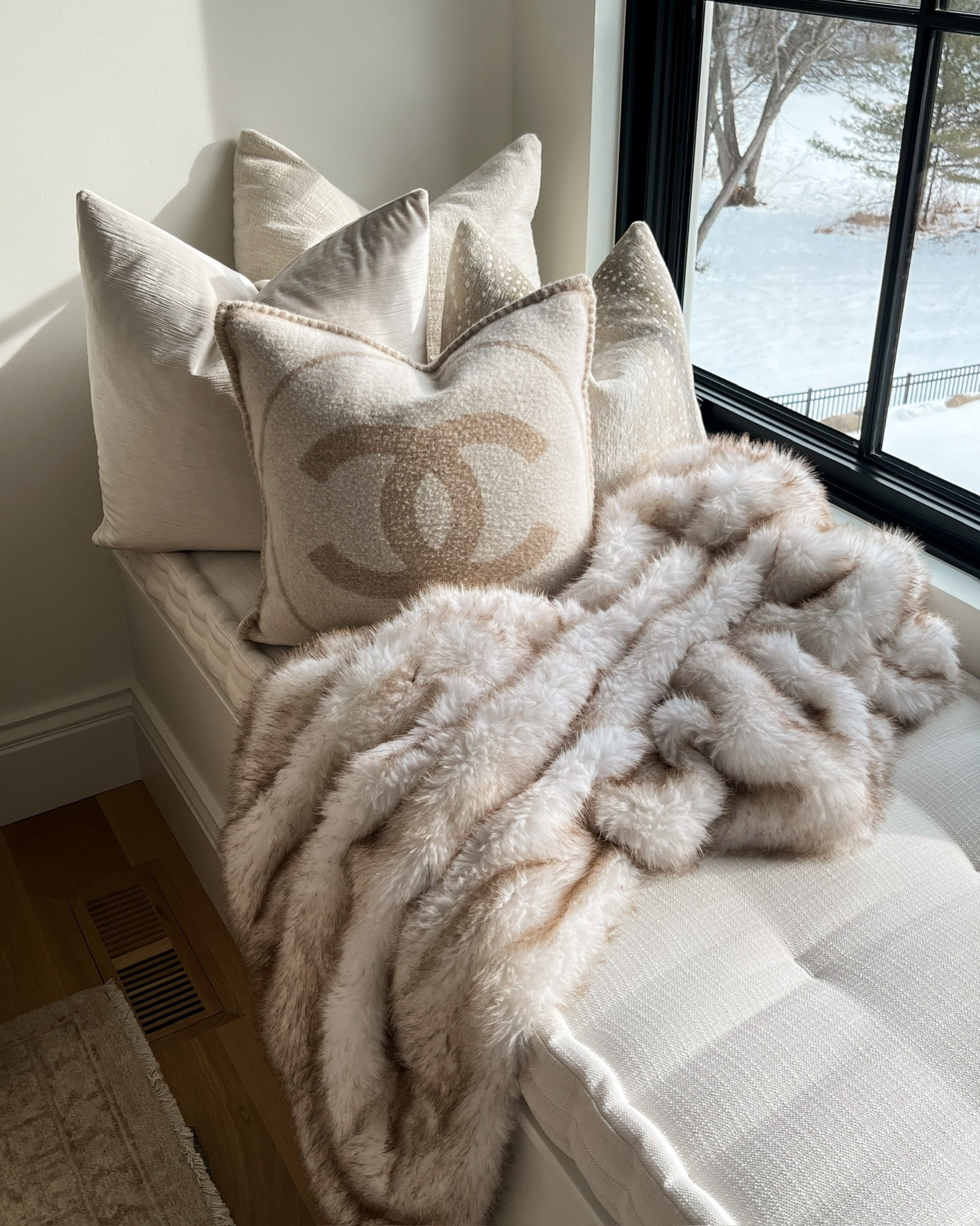 Fall decor
Amazon faux fur throw